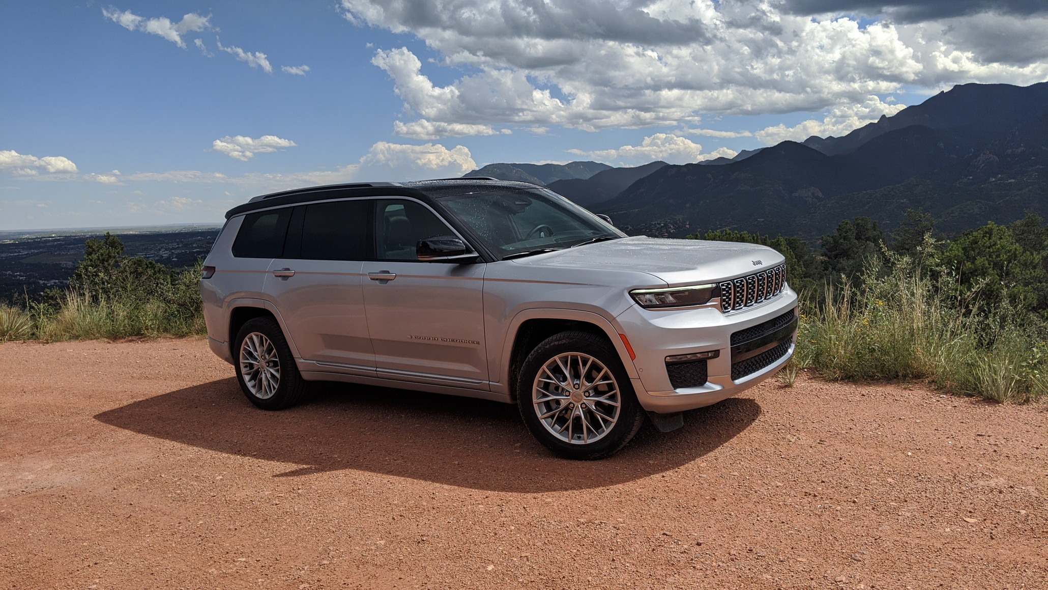 2023 Jeep Grand Cherokee L Stephen Rivers for Carscoops 57