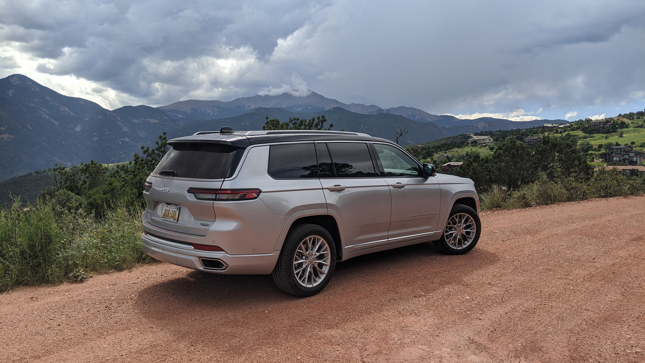 2023 Jeep Grand Cherokee L Stephen Rivers for Carscoops 59