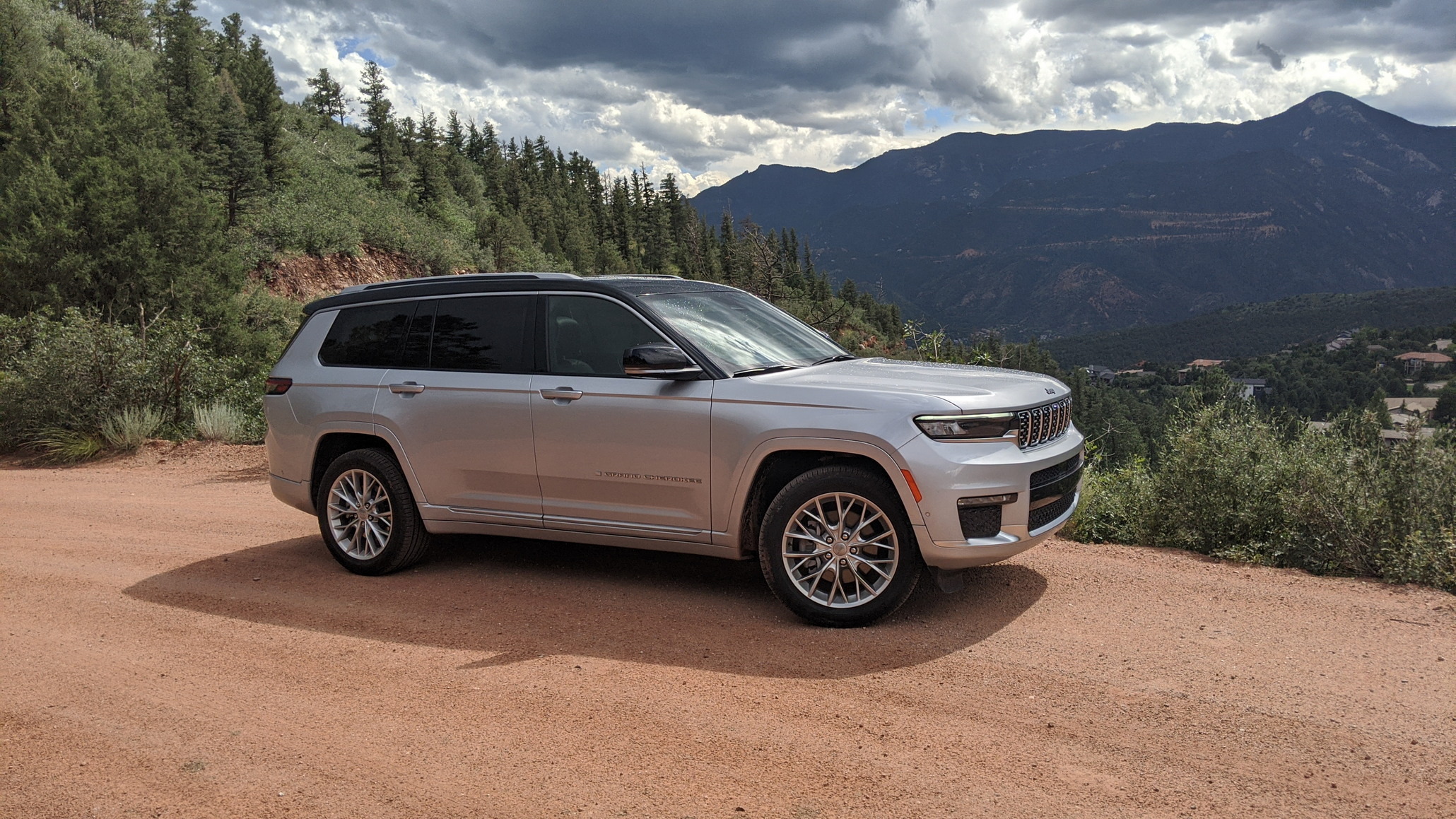 2023 Jeep Grand Cherokee L Stephen Rivers for Carscoops 65