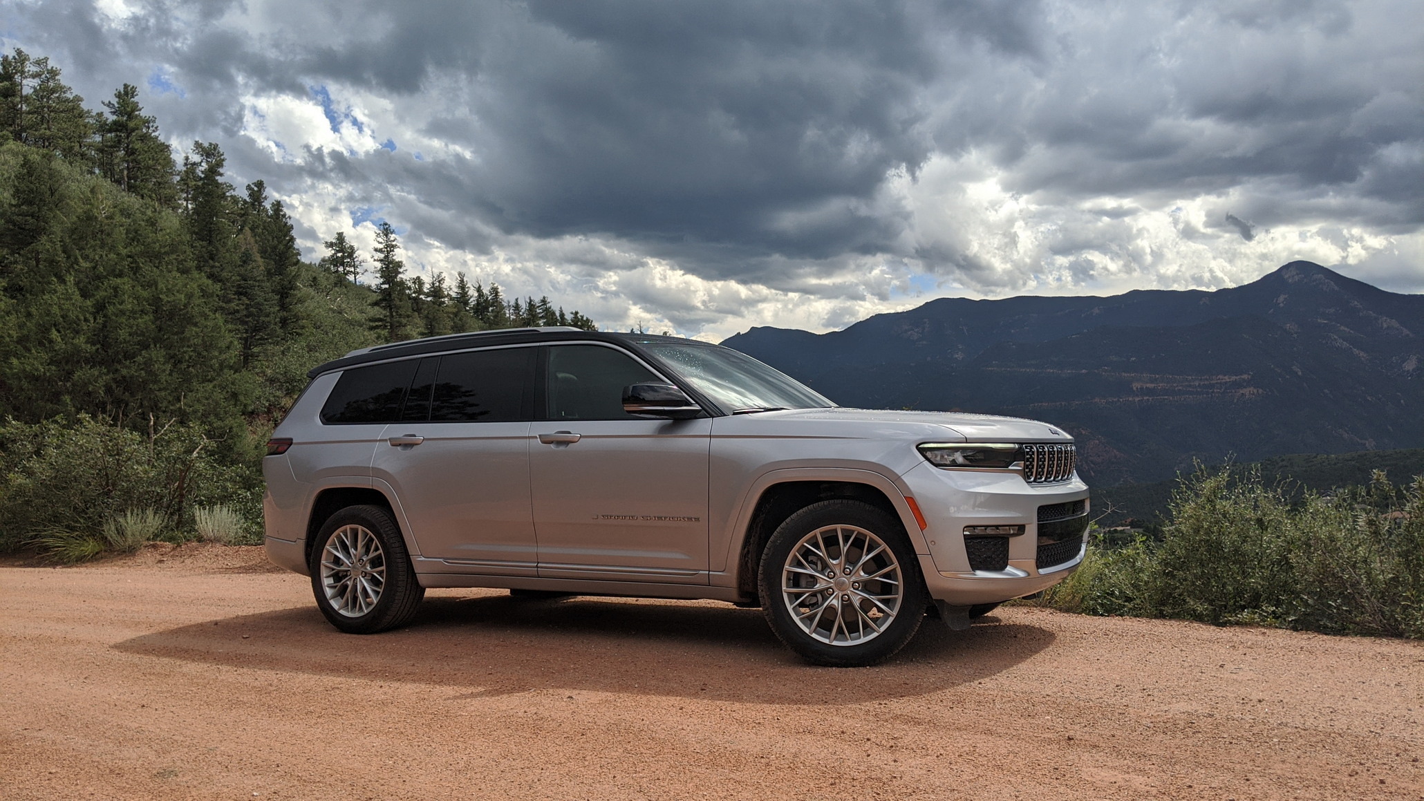 2023 Jeep Grand Cherokee L Stephen Rivers for Carscoops 66