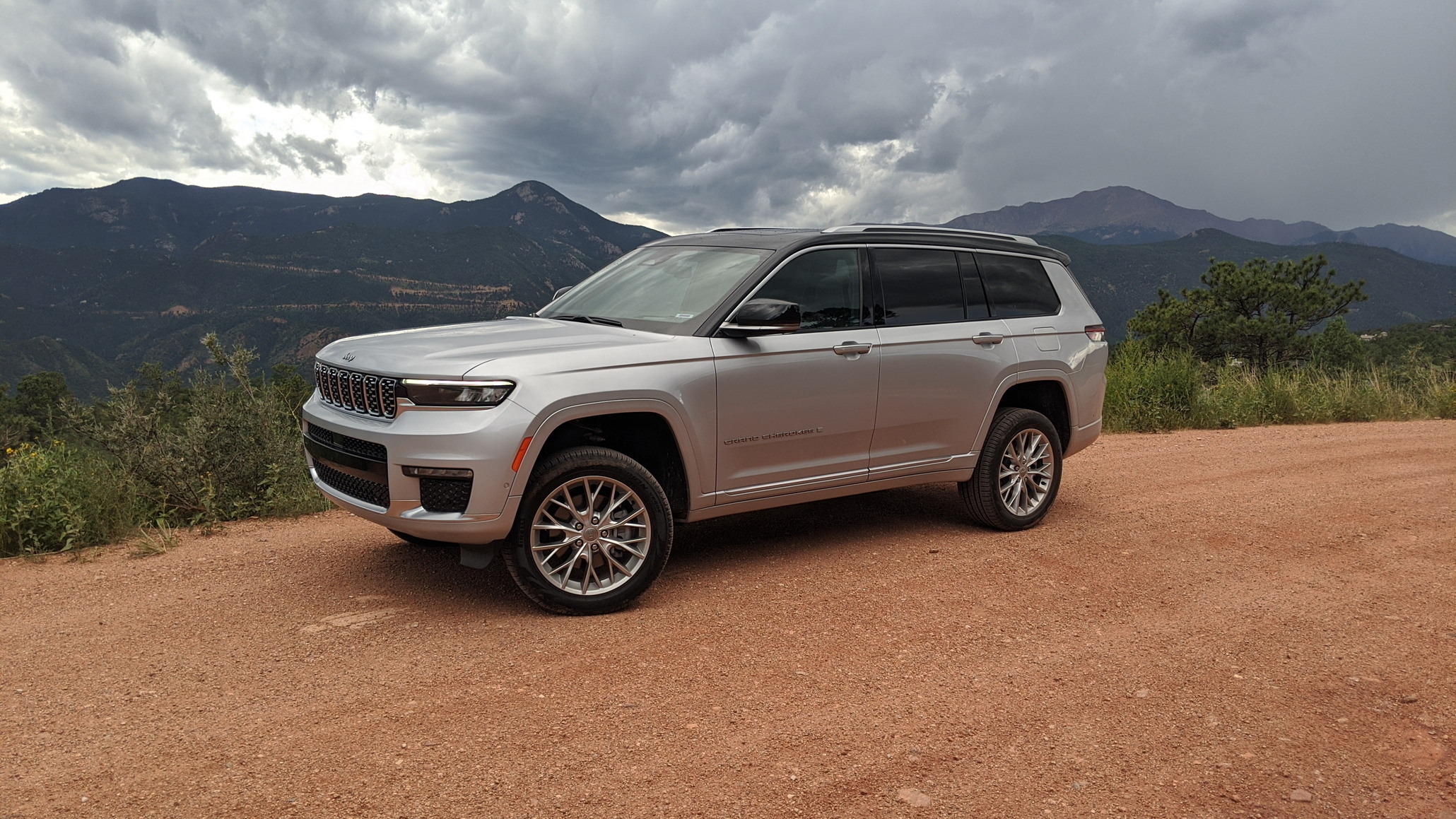 2023 Jeep Grand Cherokee L Stephen Rivers for Carscoops 67