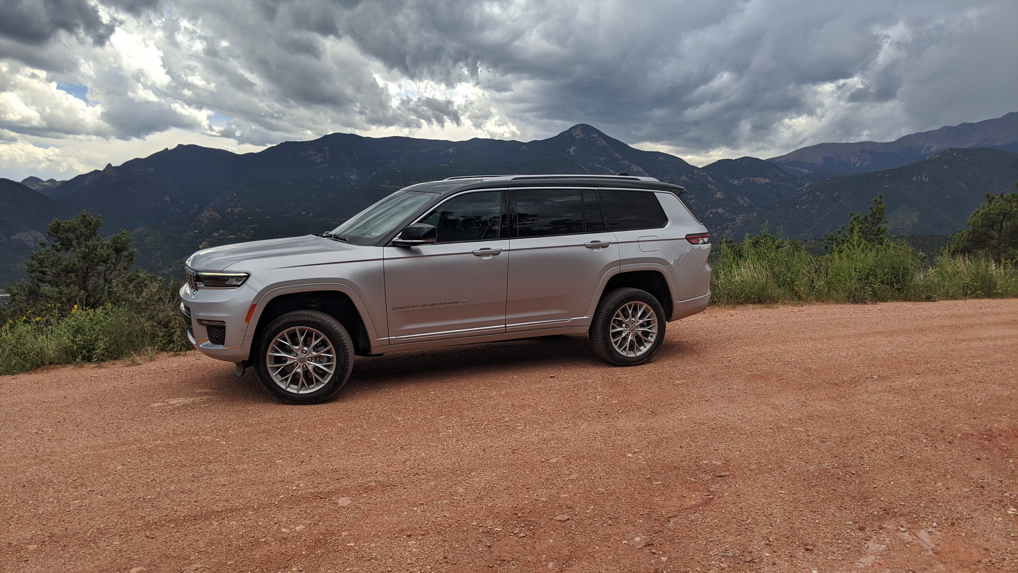 2023 Jeep Grand Cherokee L Stephen Rivers for Carscoops 68