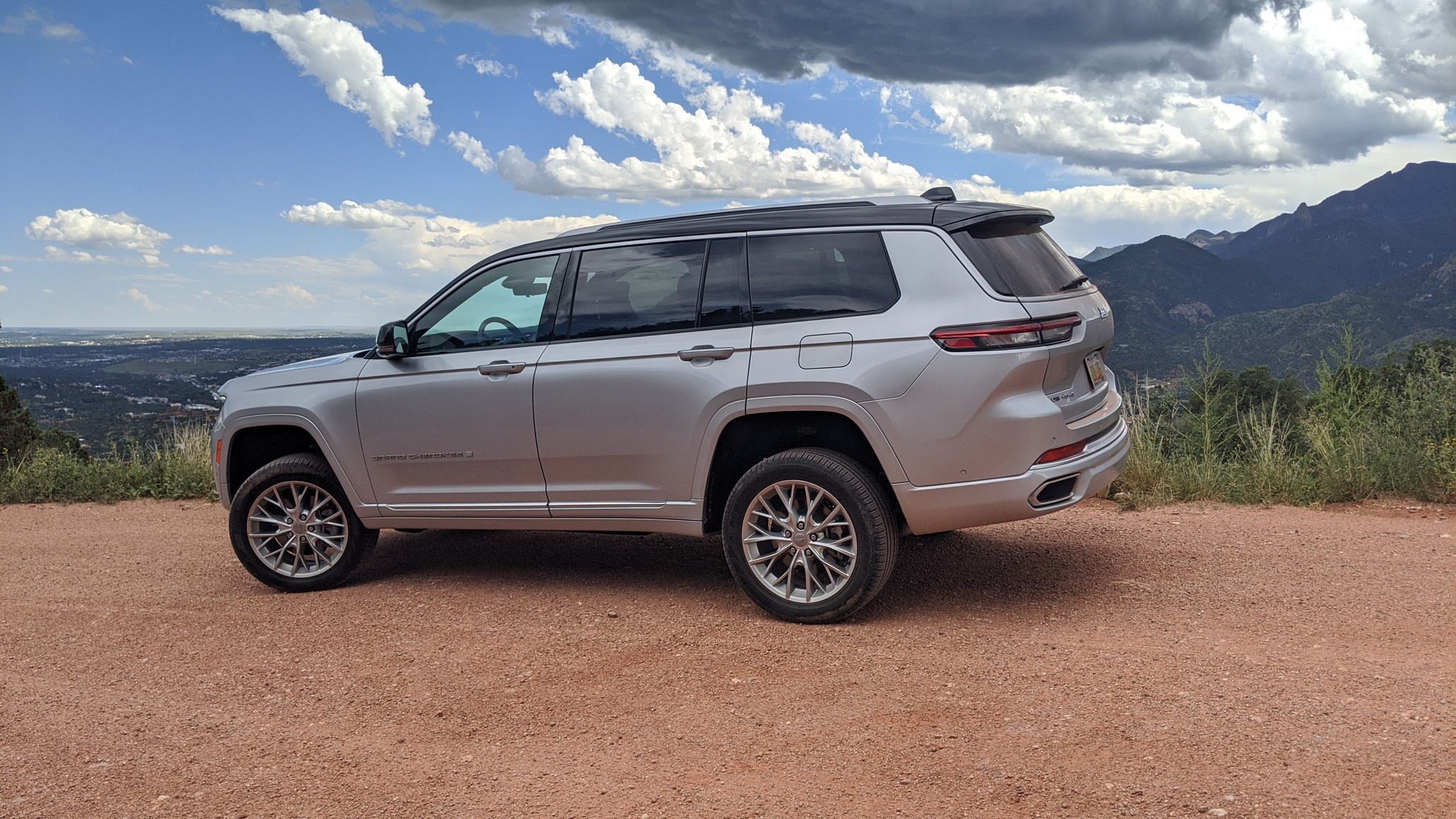 2023 Jeep Grand Cherokee L Stephen Rivers for Carscoops 70