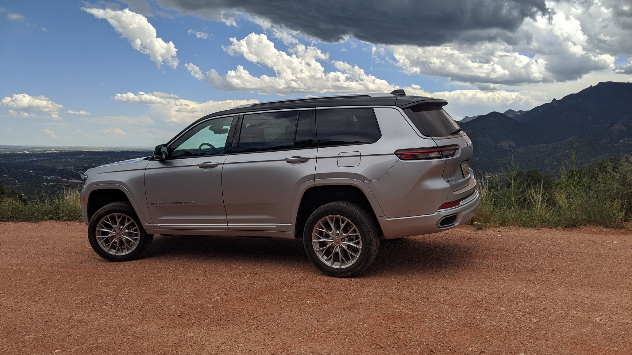 2023 Jeep Grand Cherokee L Stephen Rivers for Carscoops 71