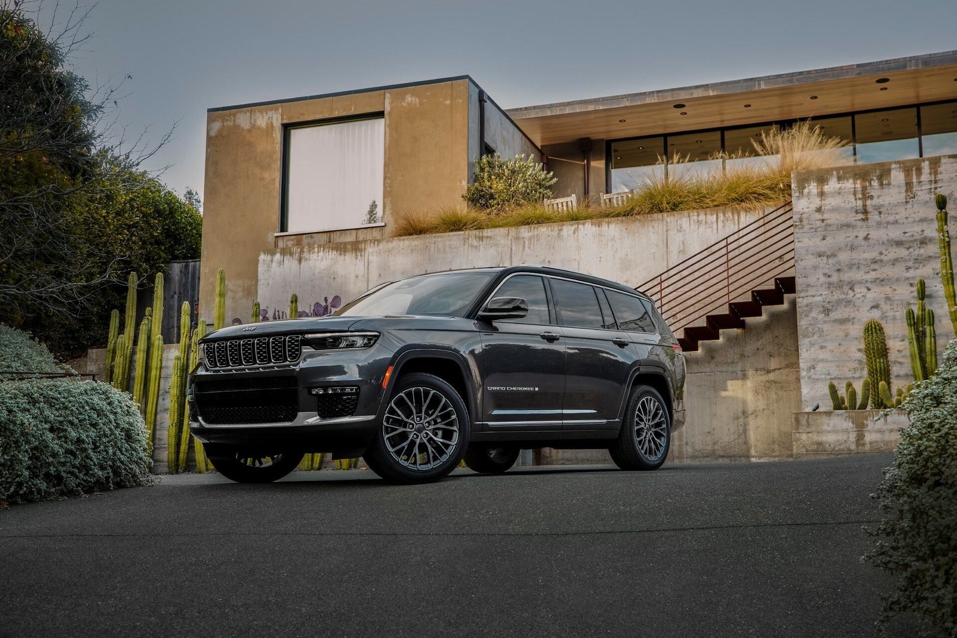 2024 Jeep Grand Cherokee 810 19