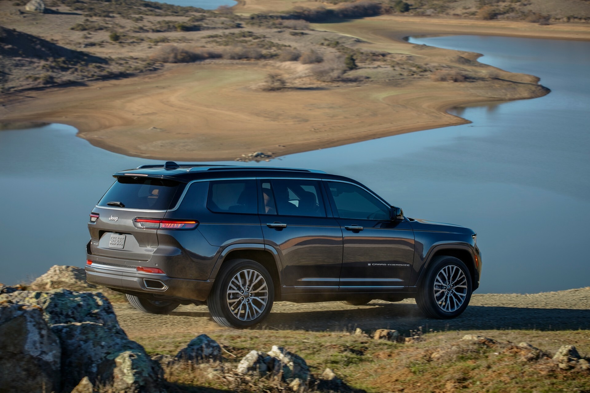 2024 Jeep Grand Cherokee 810 21