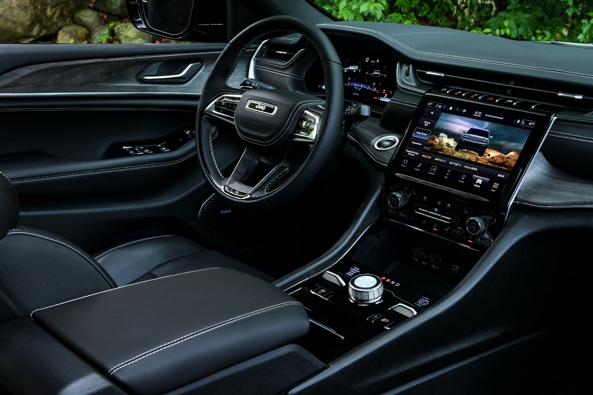 2024 Jeep Grand Cherokee 810 35