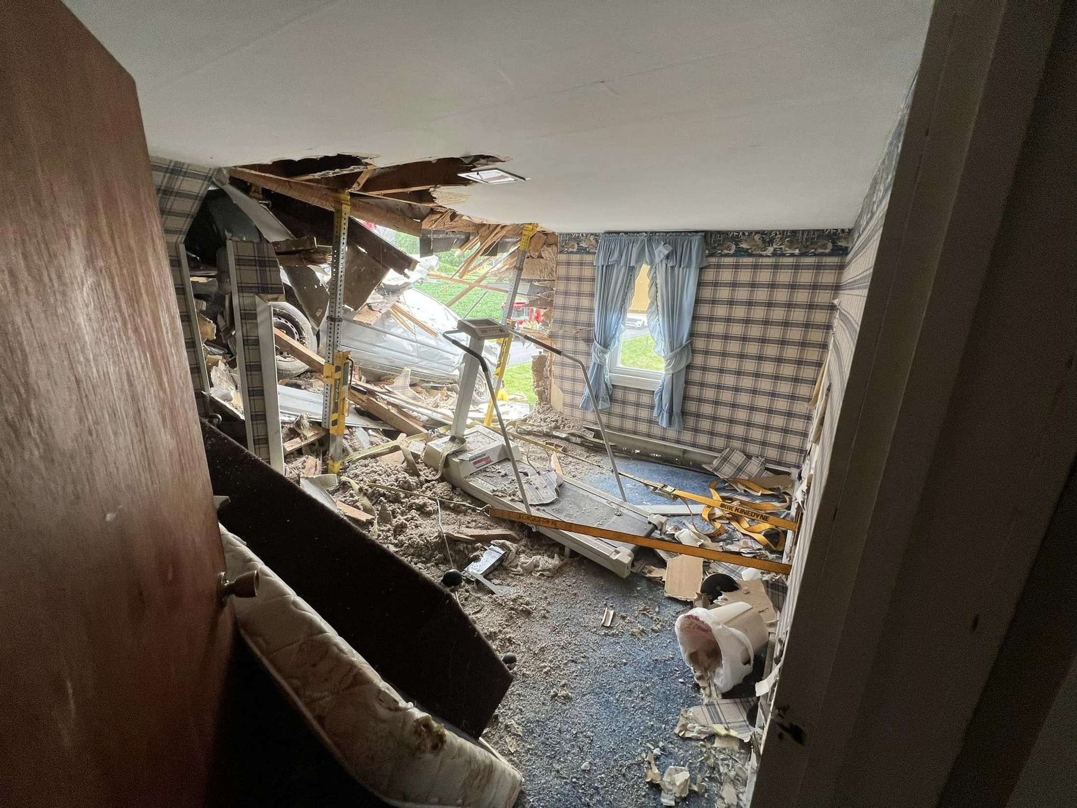 FB 2023 Toyota Corolla Crash Home 3