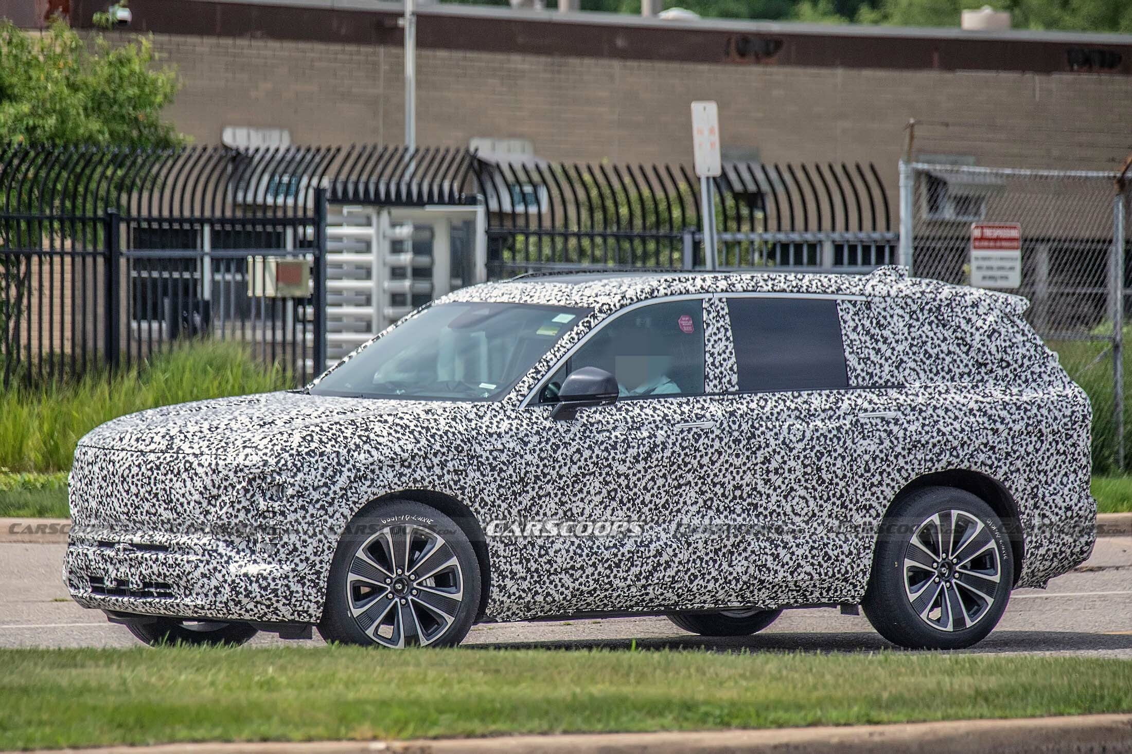 Cadillac Optiq, three-row EV and Escalade IQ scoop 00004