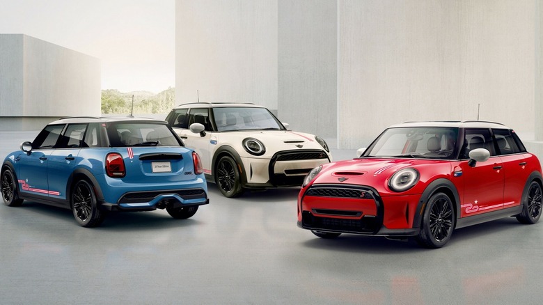 2023-MINI-Cooper-S-Hardtop-4-Door-20-Years-Edition-22