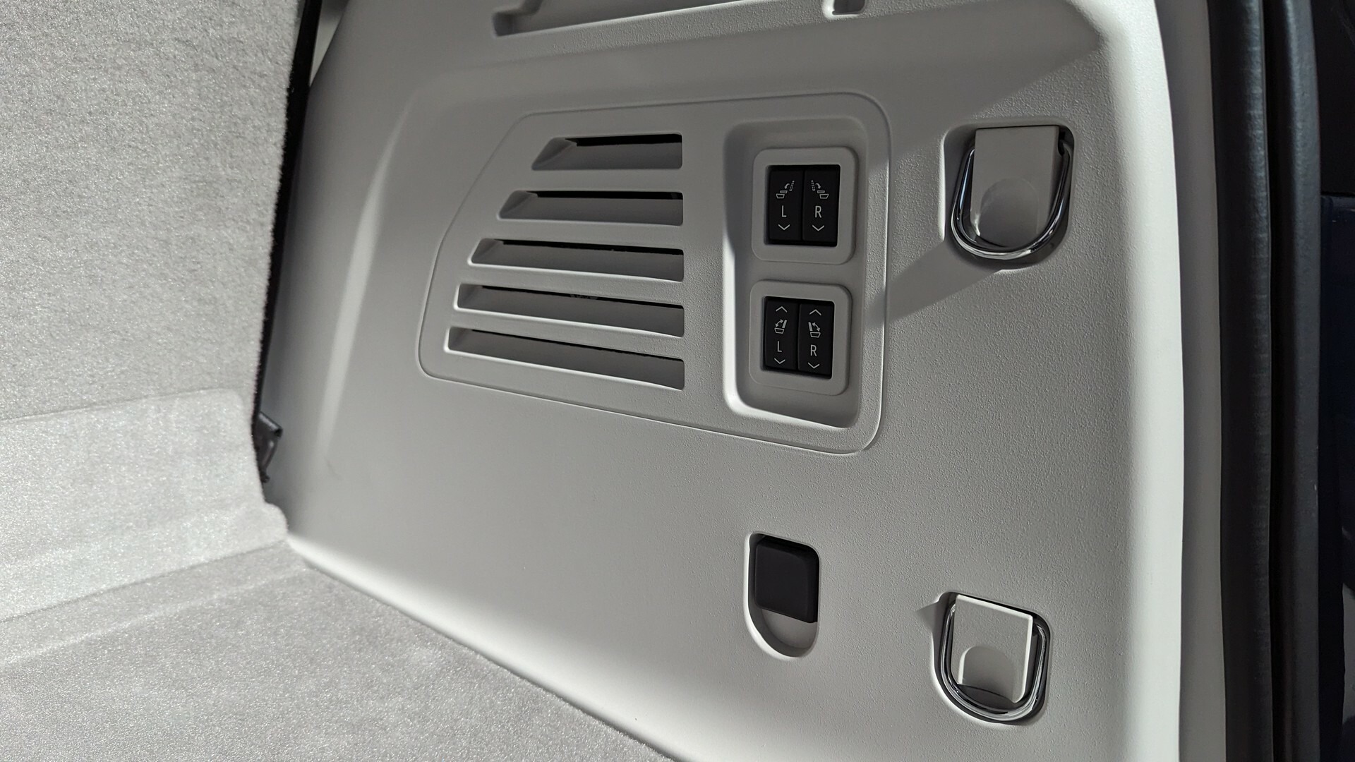 2024 GMC Acadia Denali MG CarScoops 911 4
