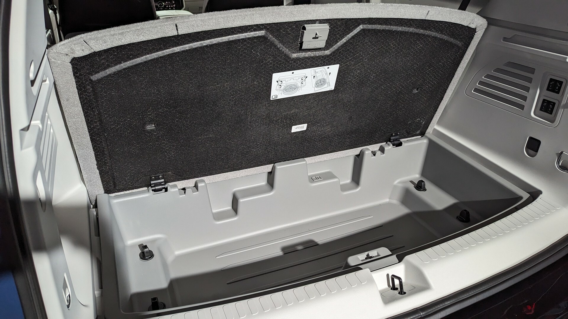 2024 GMC Acadia Denali MG CarScoops 911 6