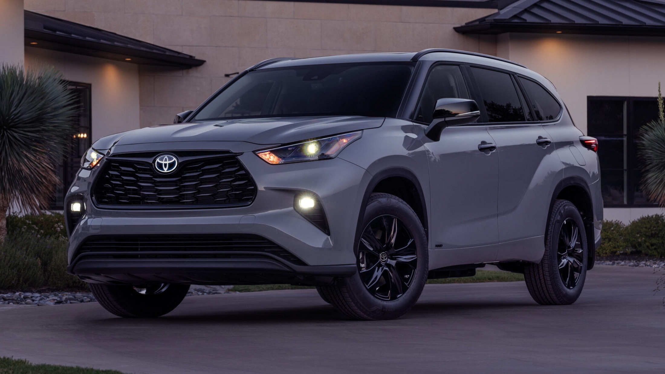 2024 Toyota Highlander Nightshade 1