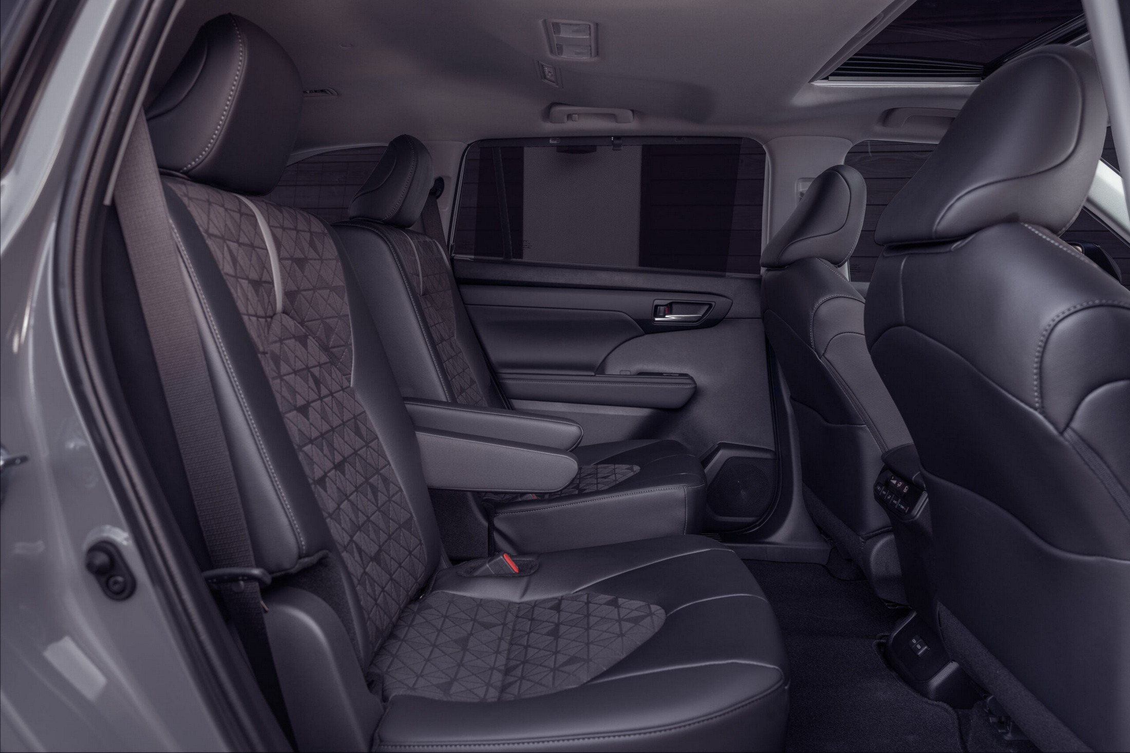 2024 Toyota Highlander Nightshade 11