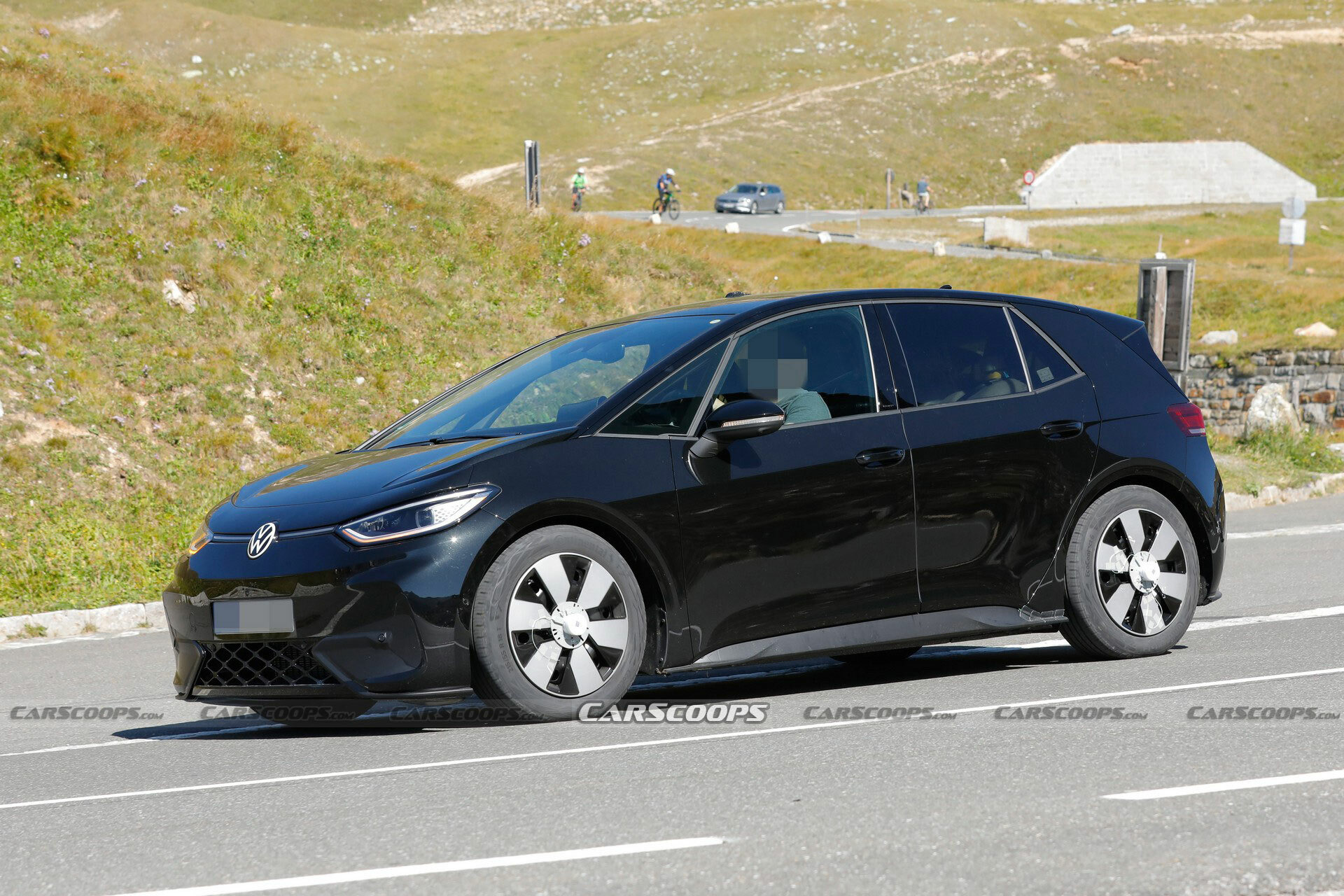 2024 VW ID.3 GTX CarScoops 906 13
