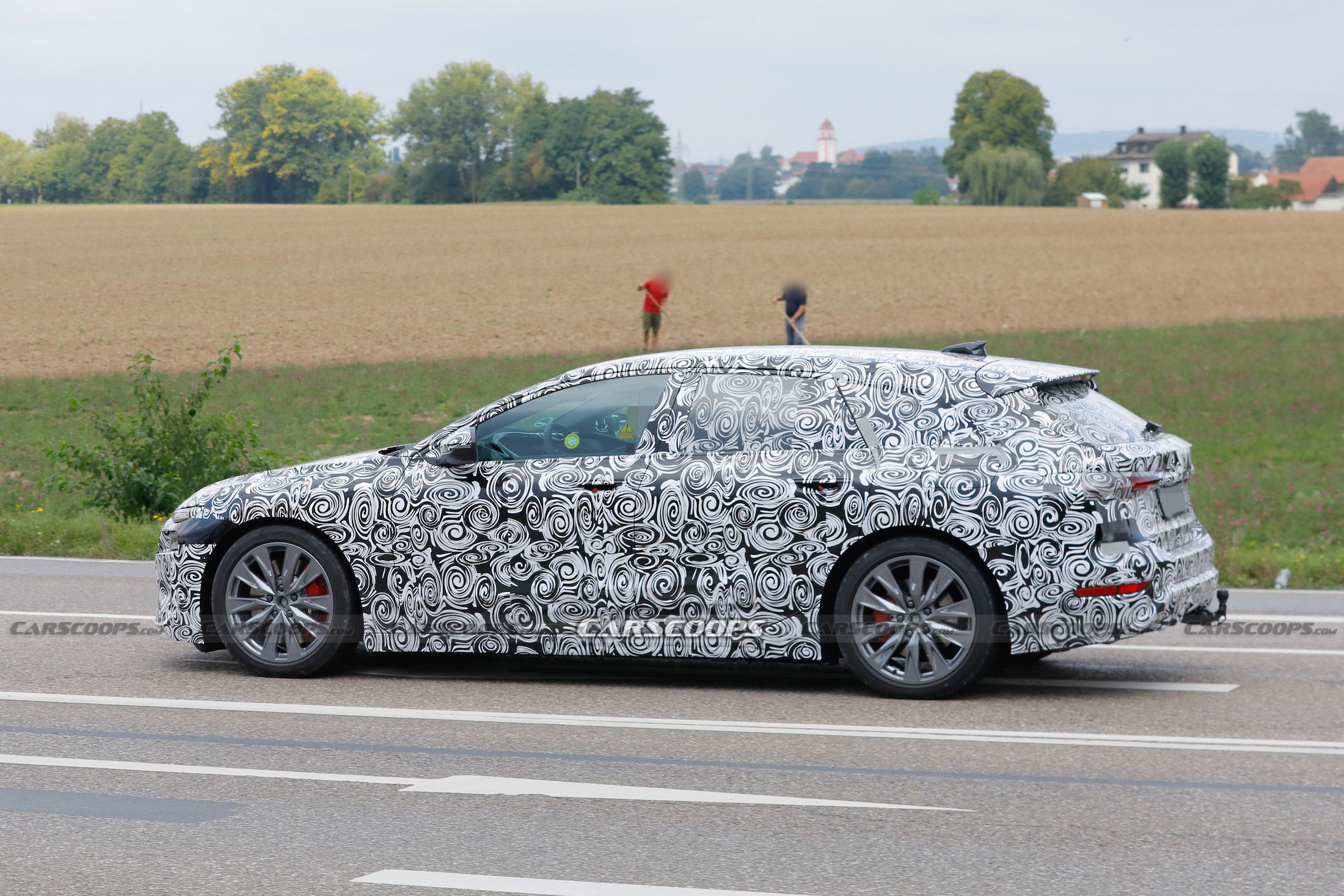 Audi A6 Avant e-tron scpy shots scoop 00007
