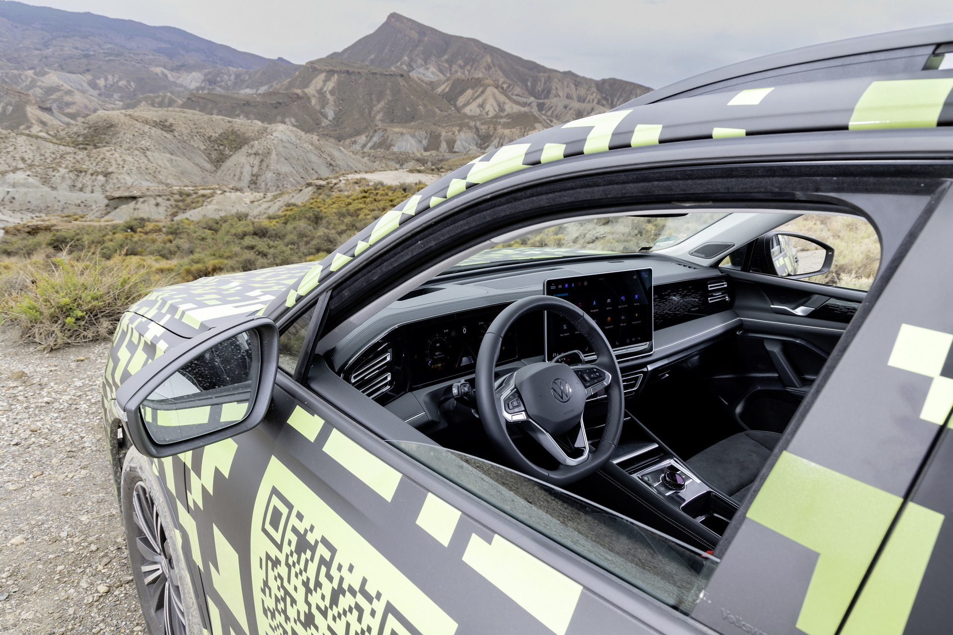 VW Tiguan Official Teaser (45)