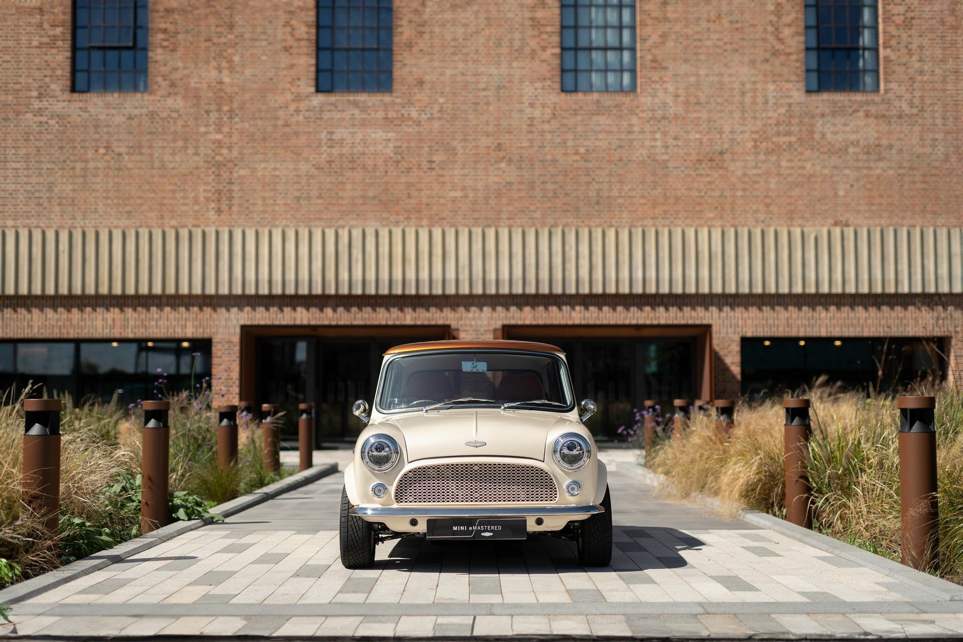 David Brown Automotive Mini eMastered - 16