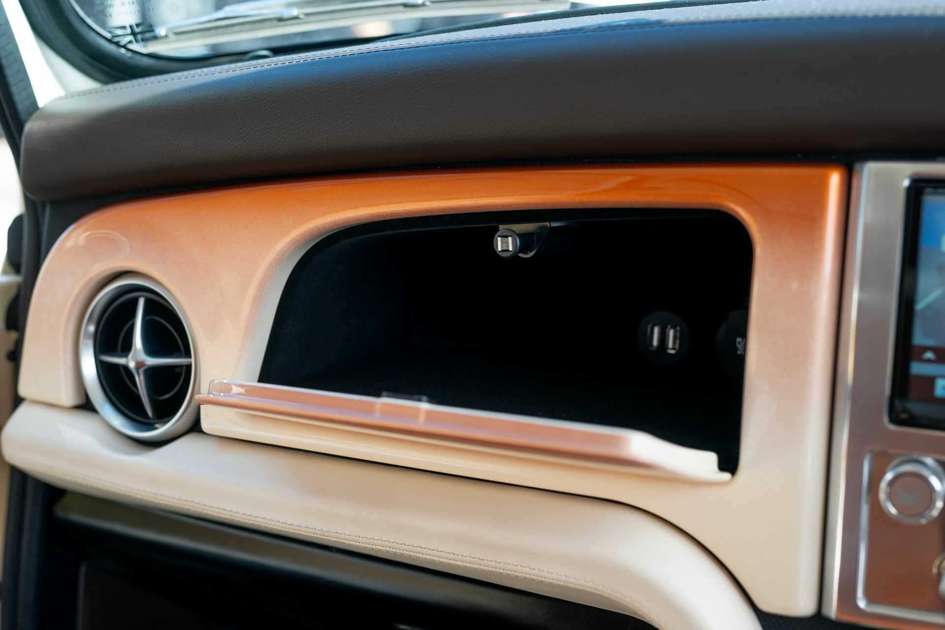 David Brown Automotive Mini eMastered - 27