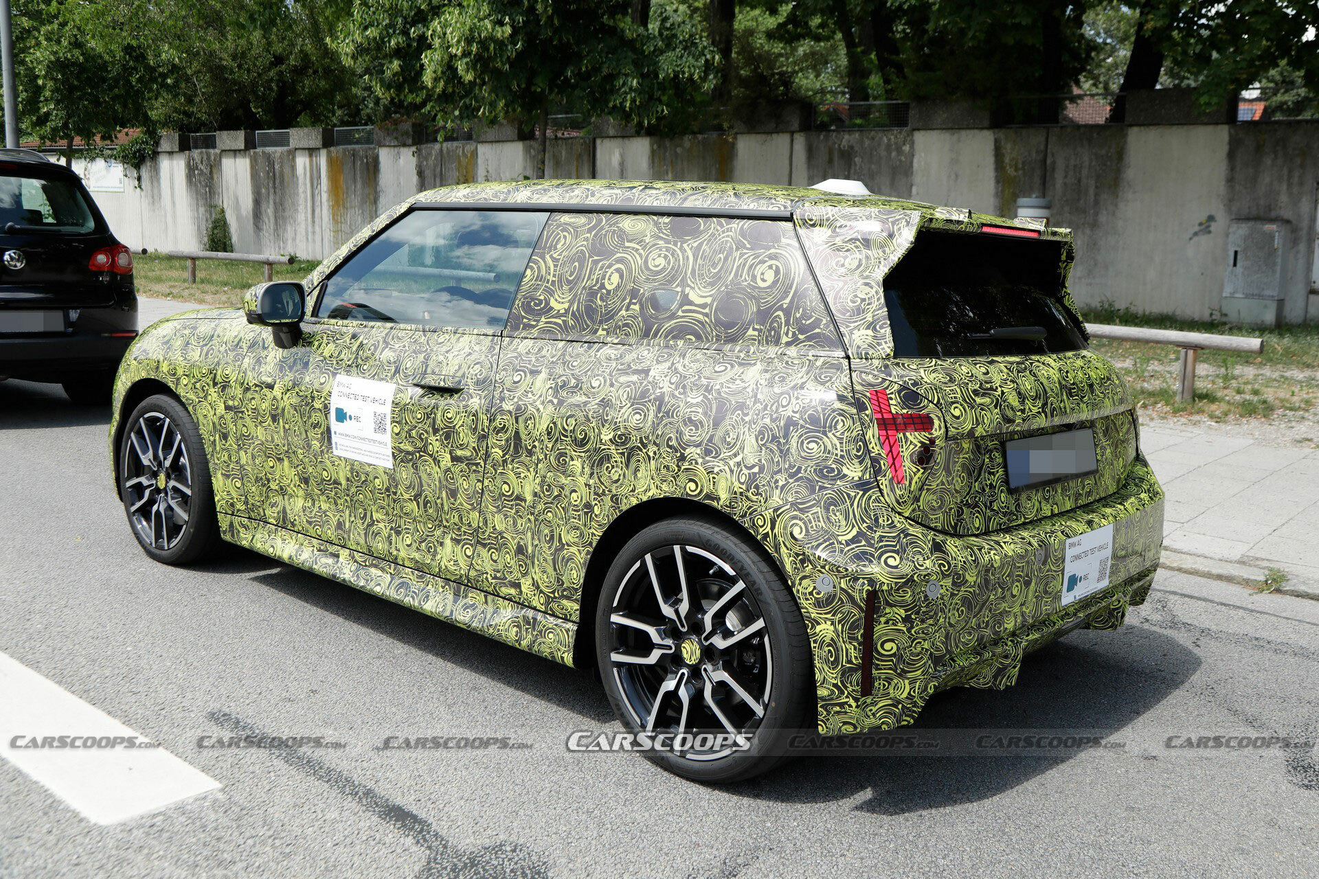 2025-MINI-Cooper-EV-JCW-7