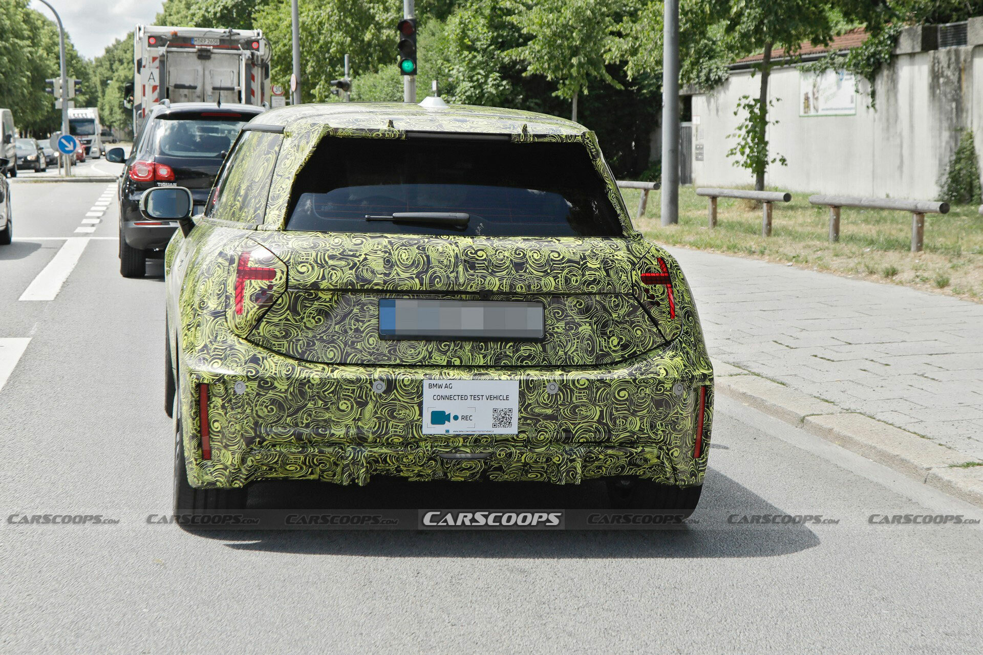2025-MINI-Cooper-EV-JCW-9