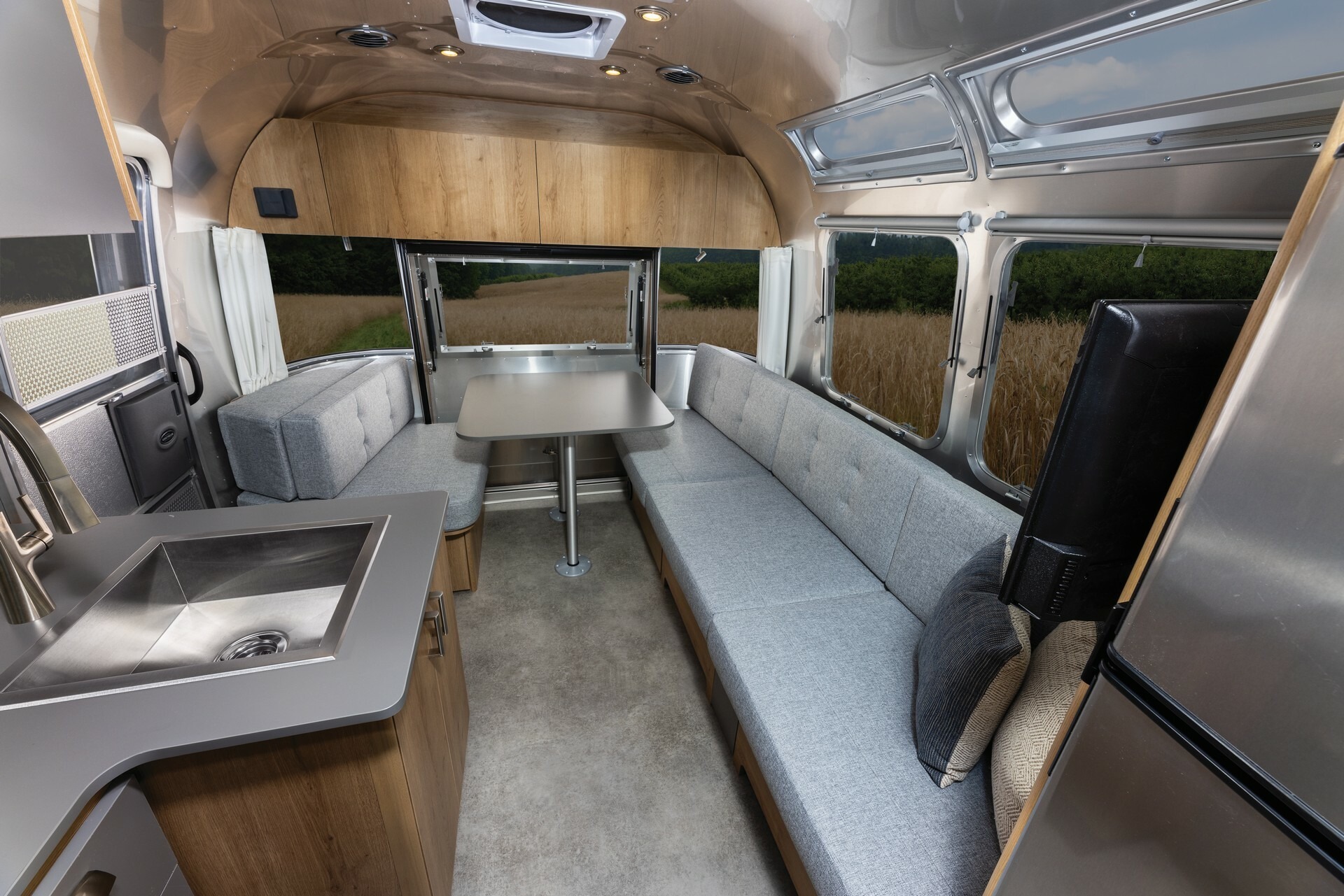 2024 Airstream Trade Wind 909 13