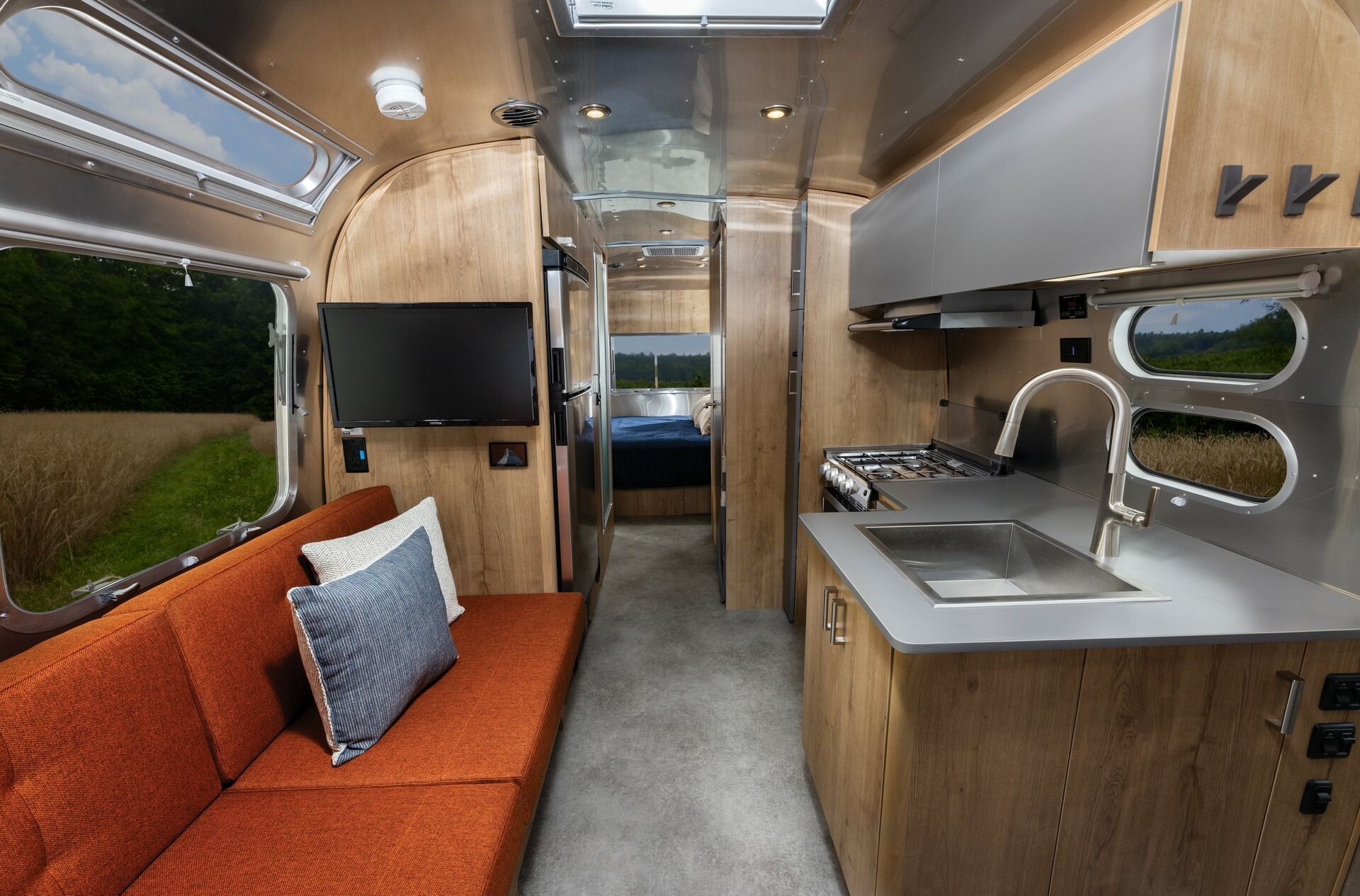 2024 Airstream Trade Wind 909 19