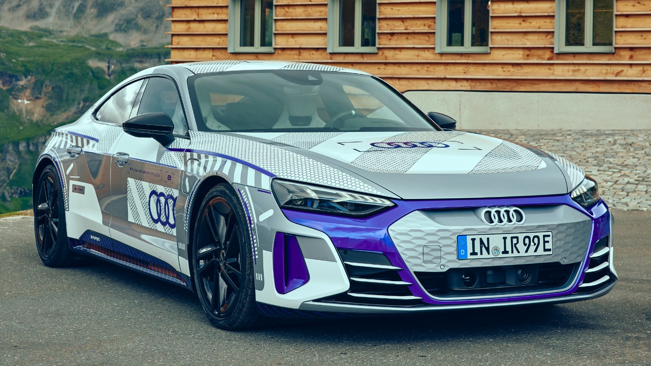 Audi RS e-tron GT Ice Race Edition (1)s