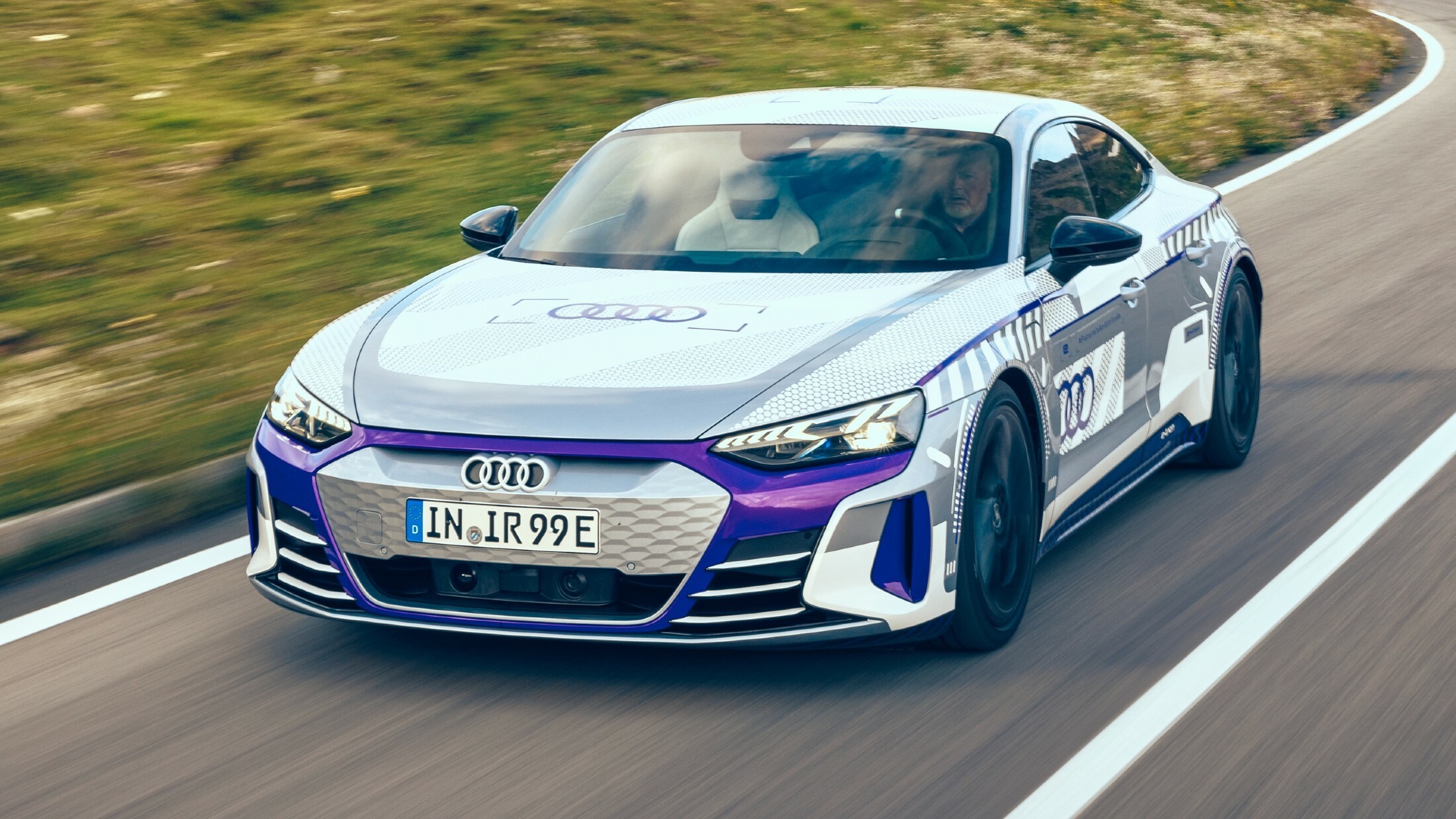 Audi RS e-tron GT Ice Race Edition (3)s