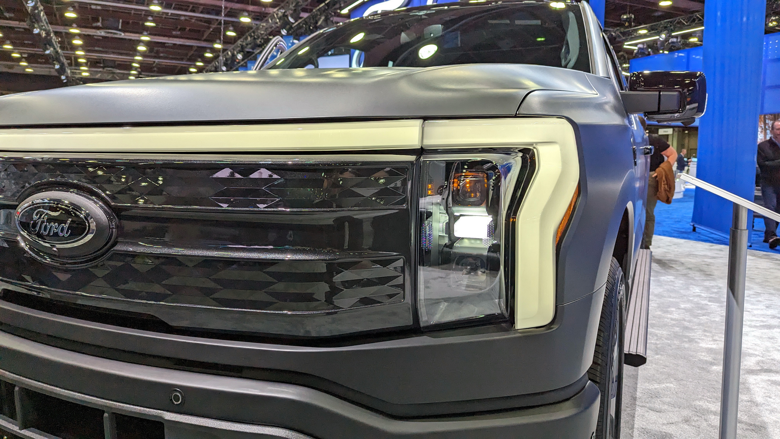 2024 Ford F-150 Lightning Dark 6