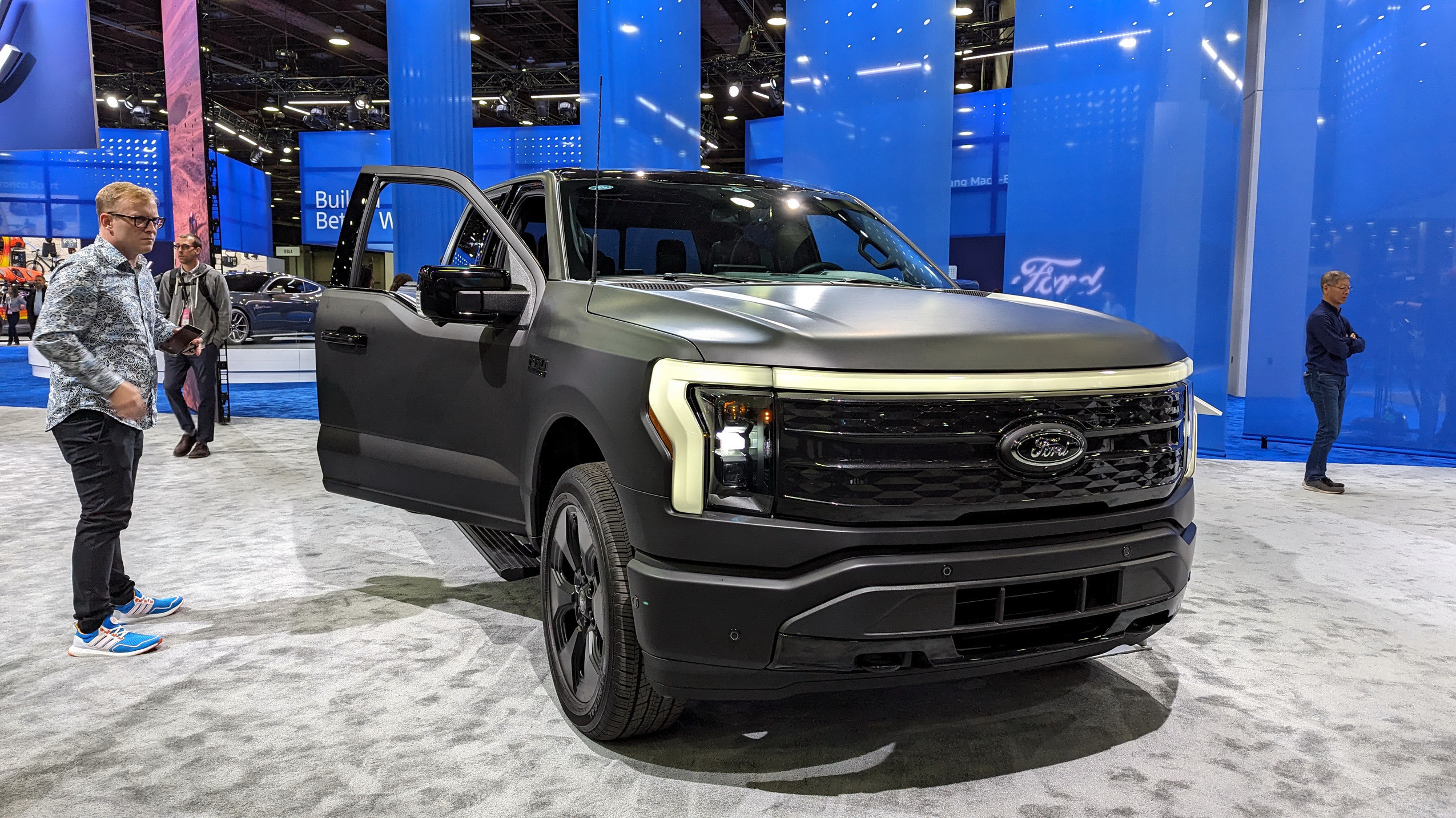 2024 Ford F-150 Lightning Dark 9