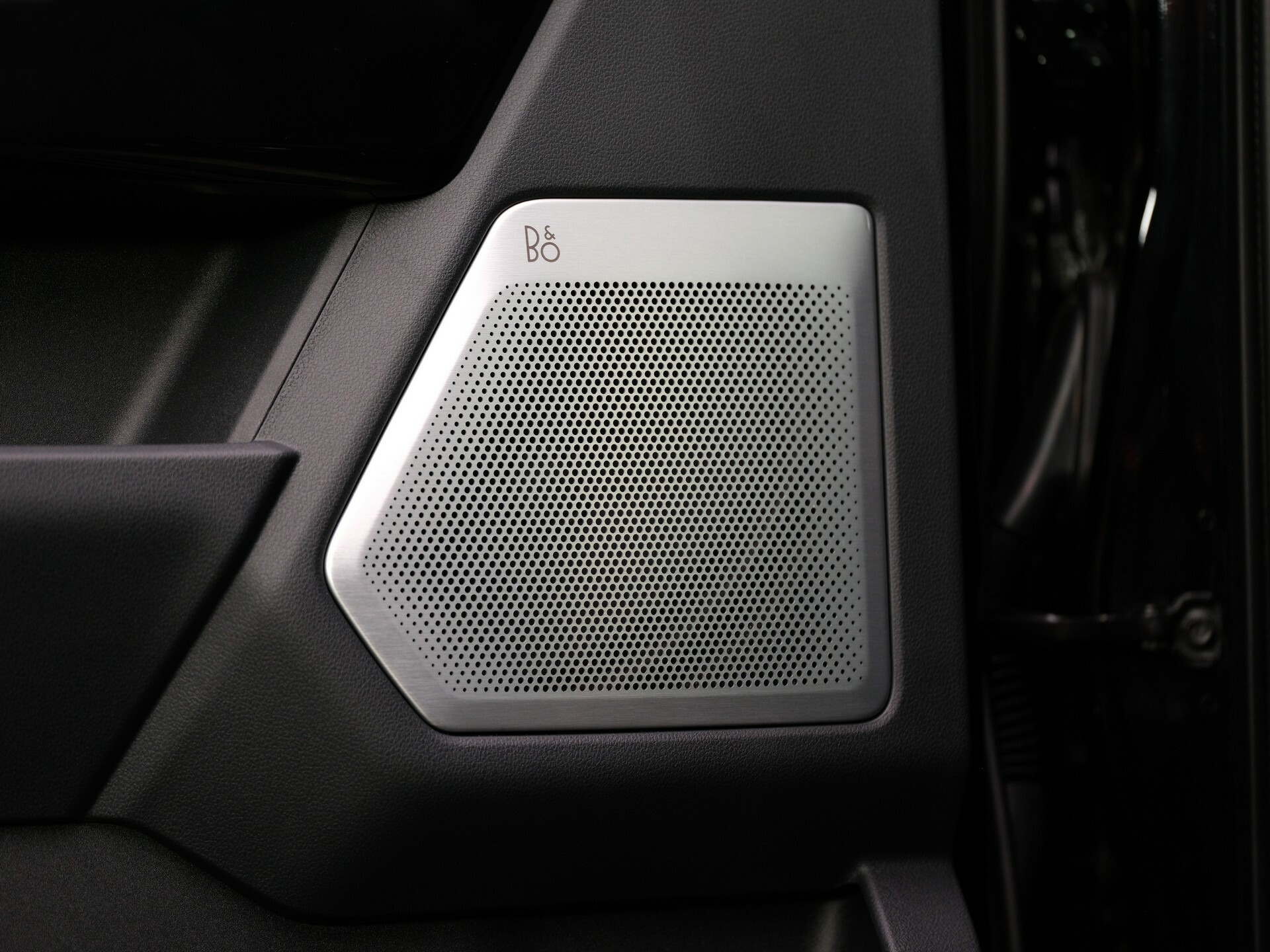 Ford F-150 Lightning Platinum Black 824 4