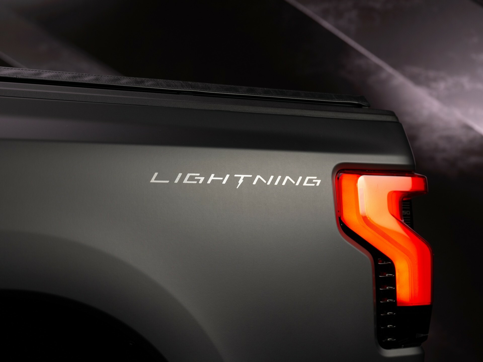 Ford F-150 Lightning Platinum Black 824 9