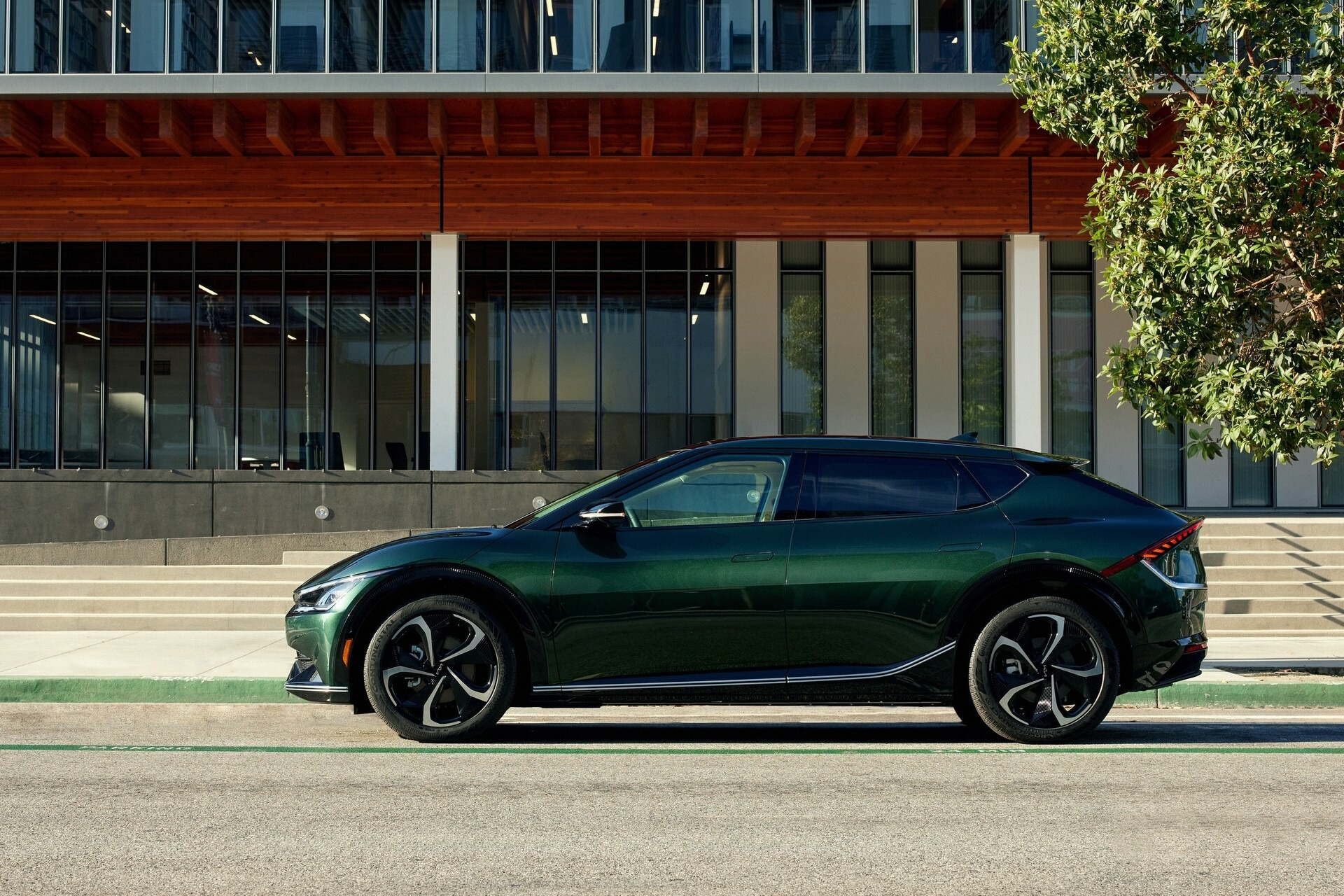 2023 Kia EV6 North American Utility Vehicle of the Year Limited Edition 818 16