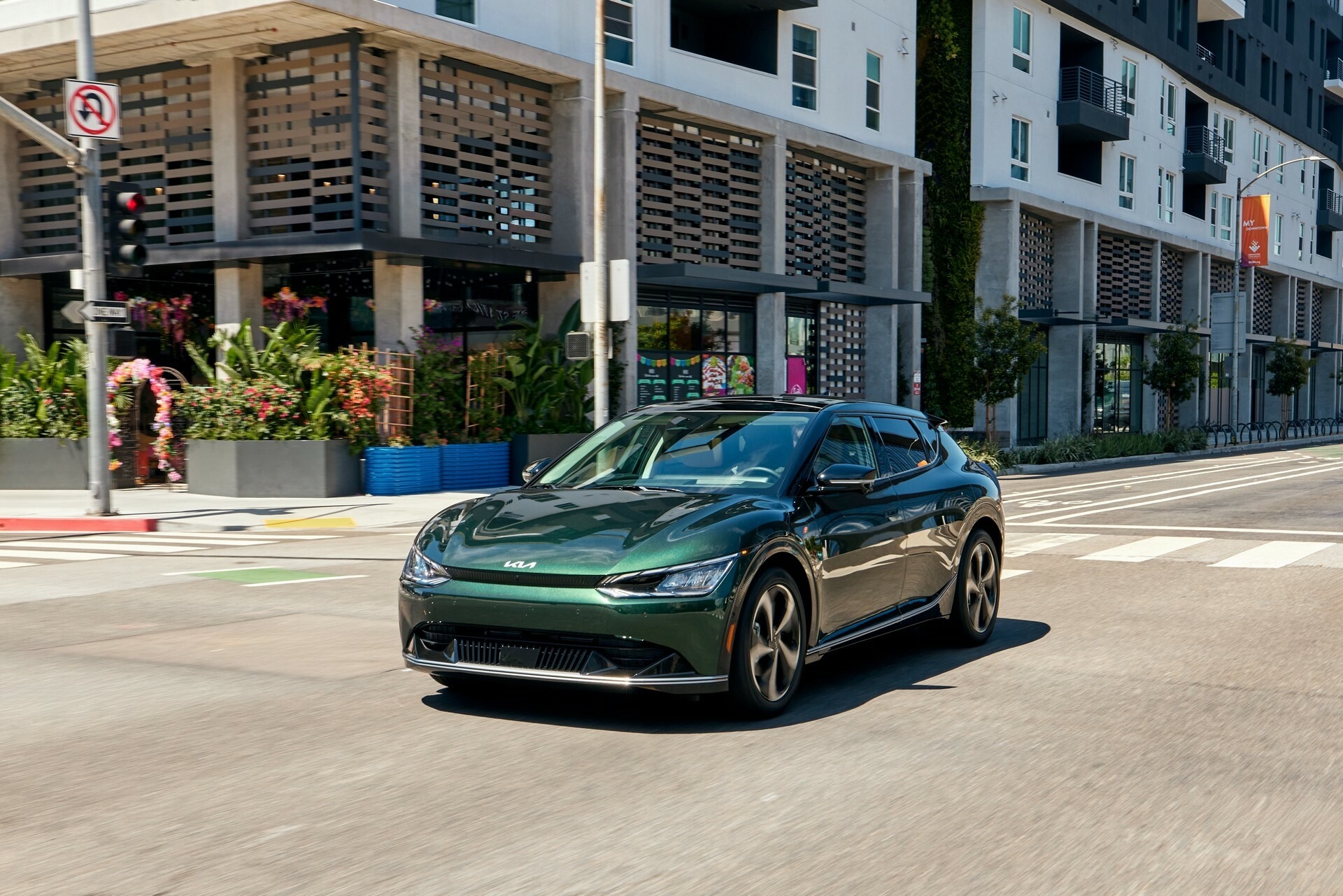 2023 Kia EV6 North American Utility Vehicle of the Year Limited Edition 818 3