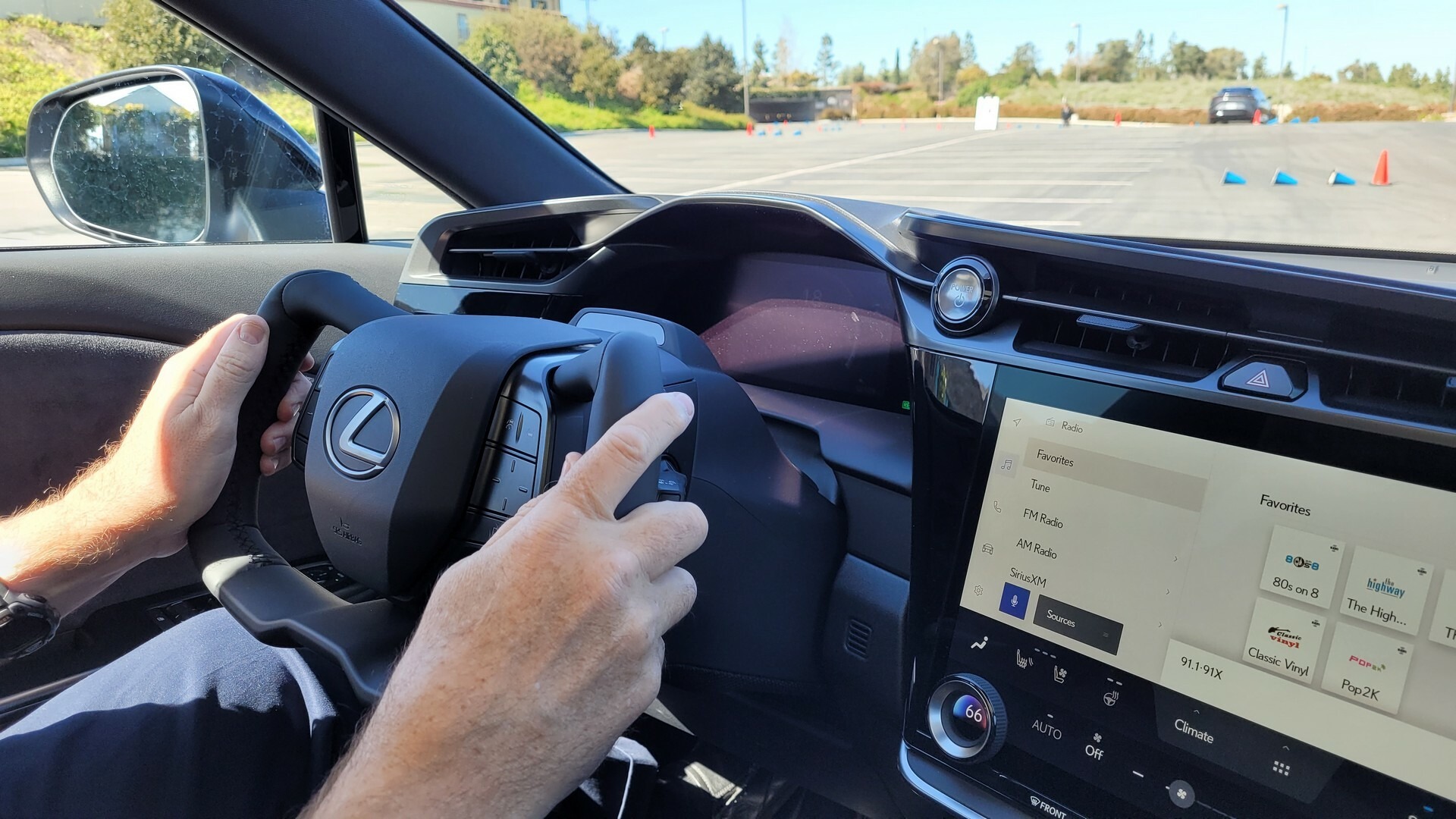 2023 Lexus RZ Yoke 8
