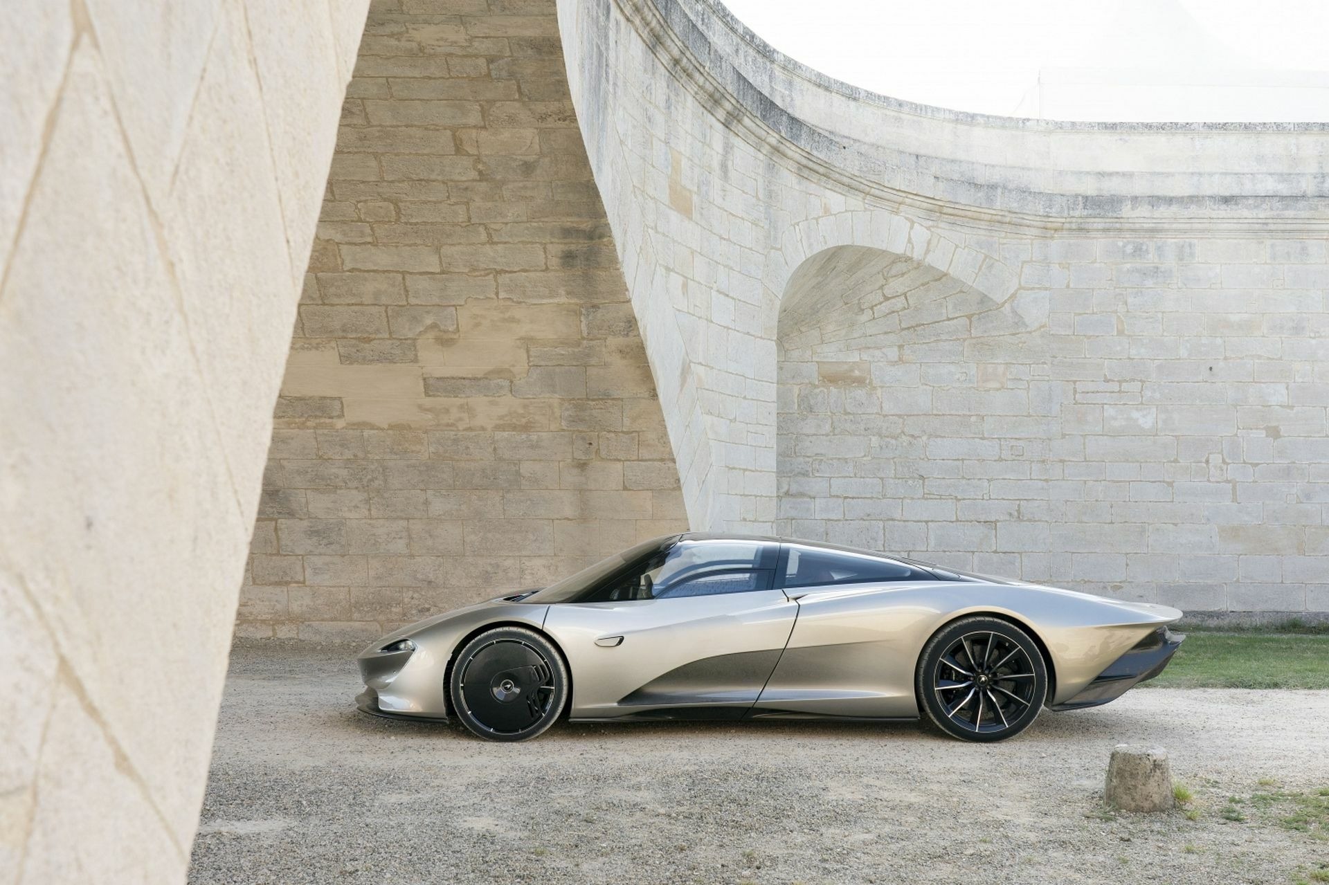 McLaren Speedtail Guitar - 13