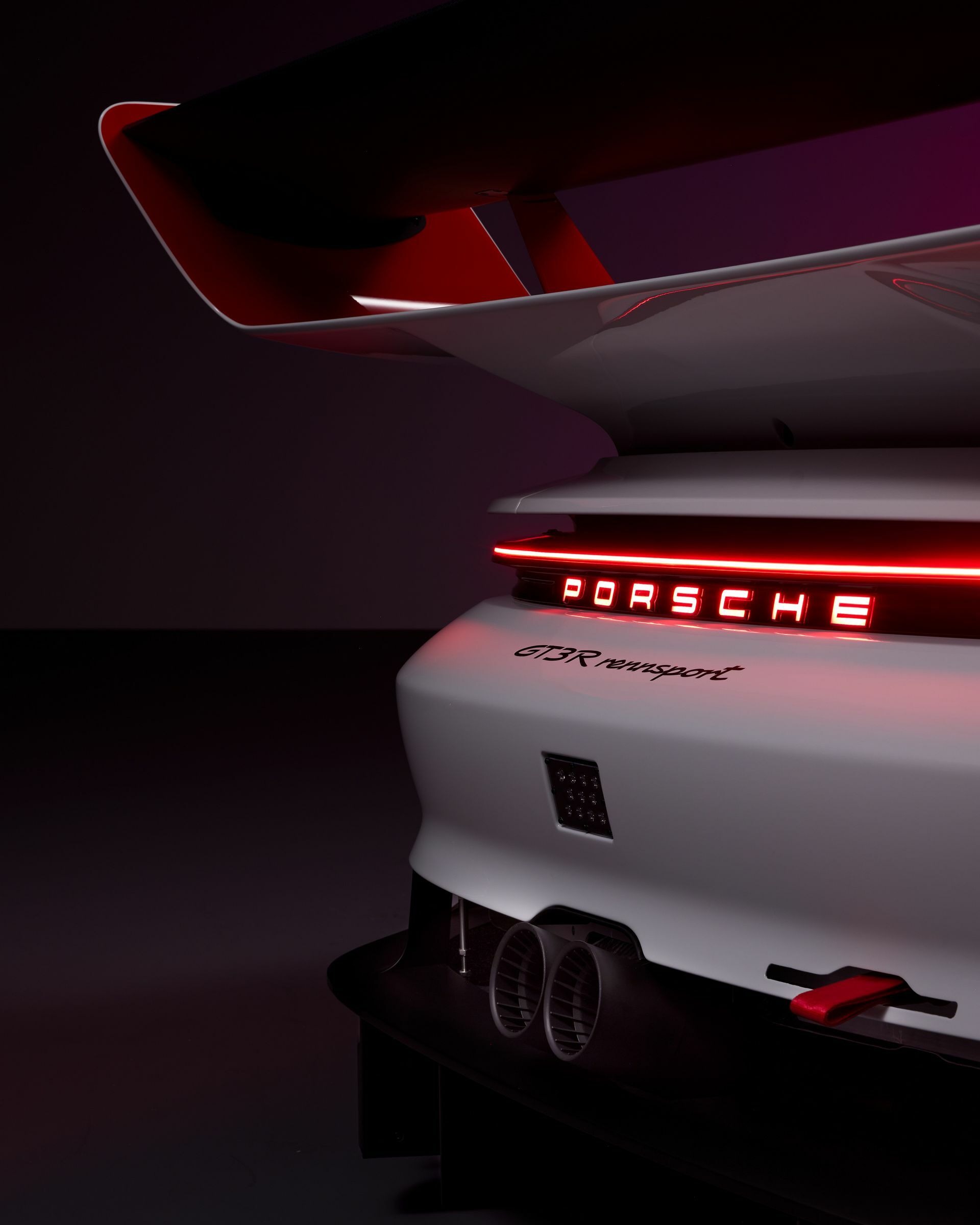 Porsche 911 GT3 R Rennsport - 12