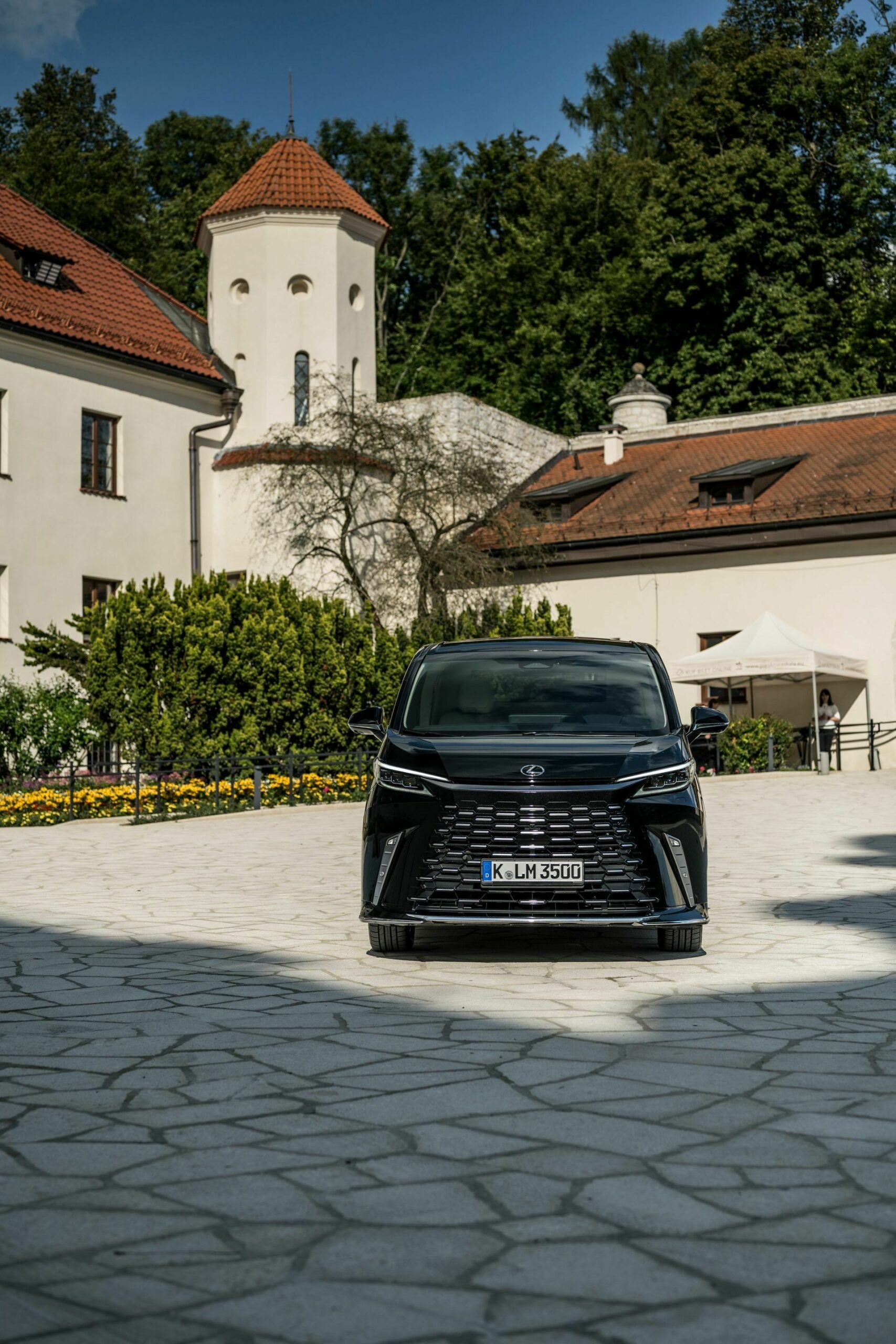 2024 Lexus LM - 101