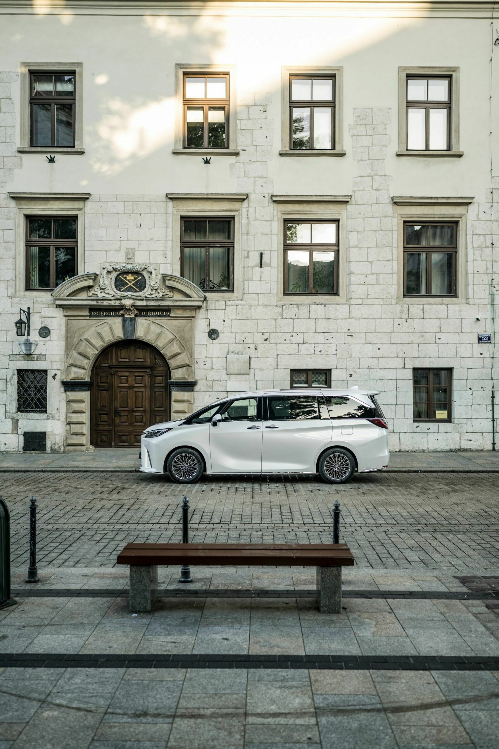 2024 Lexus LM - 113