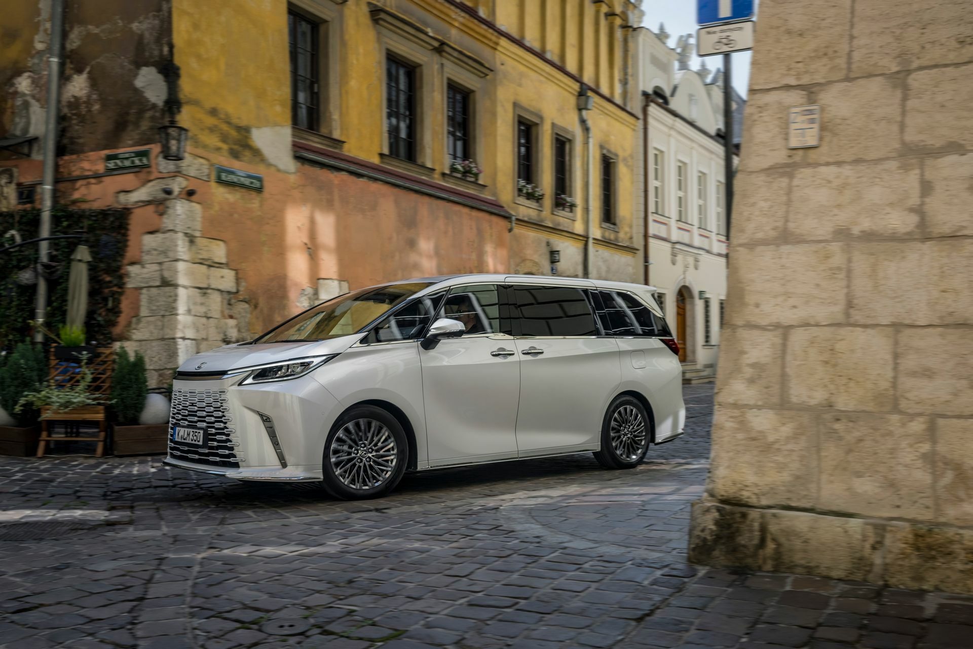 2024 Lexus LM - 119