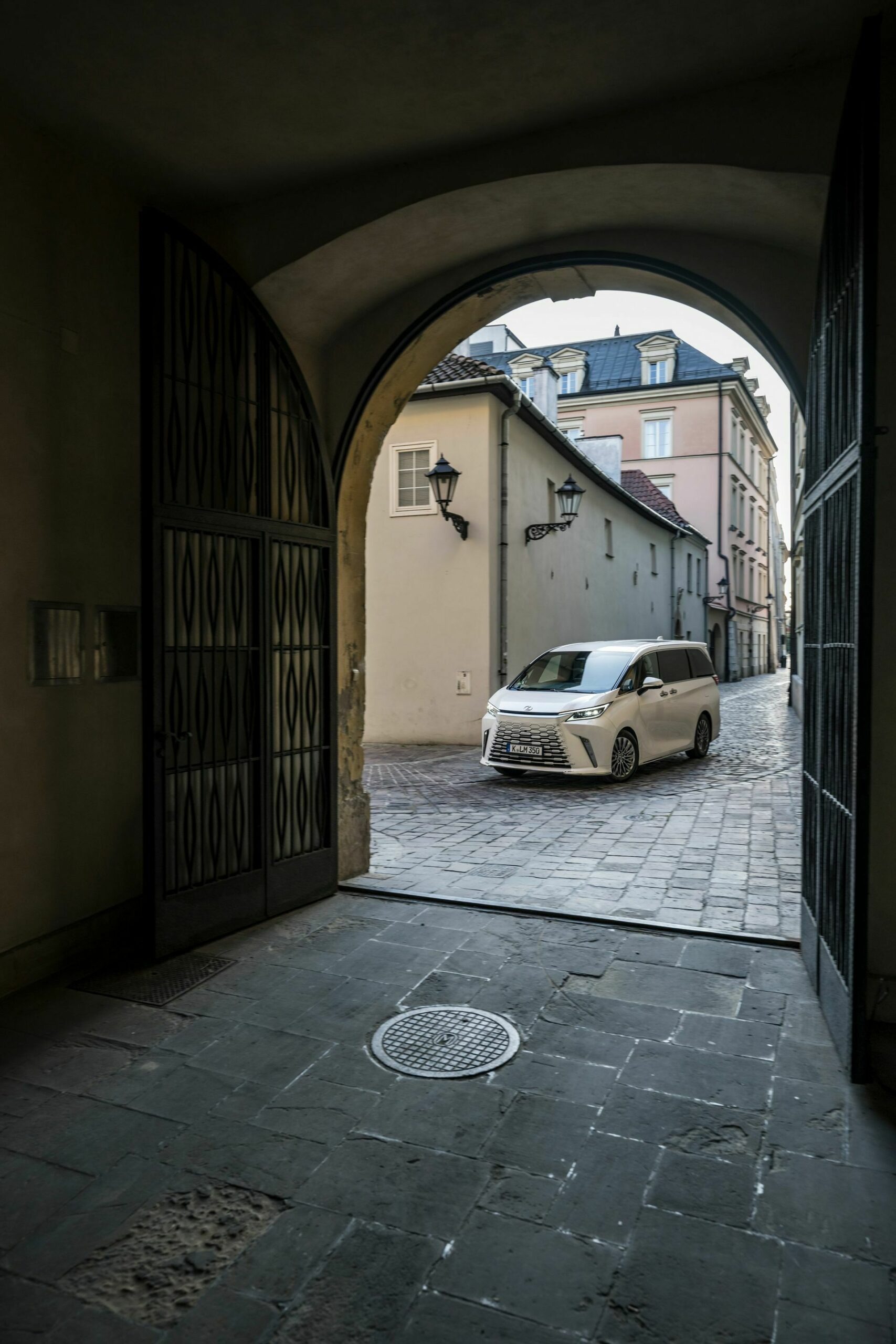 2024 Lexus LM - 122