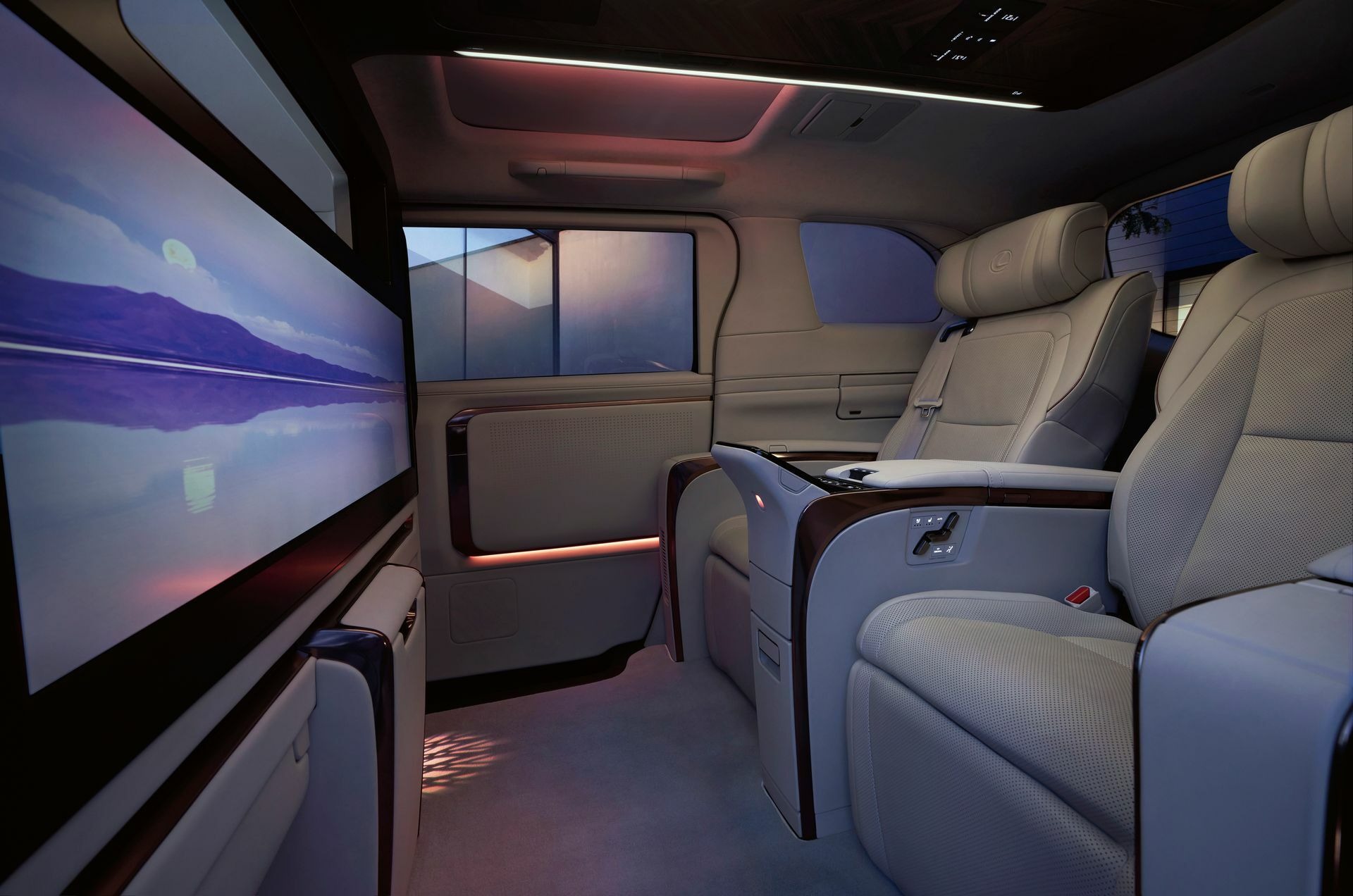 2024 Lexus LM - 137