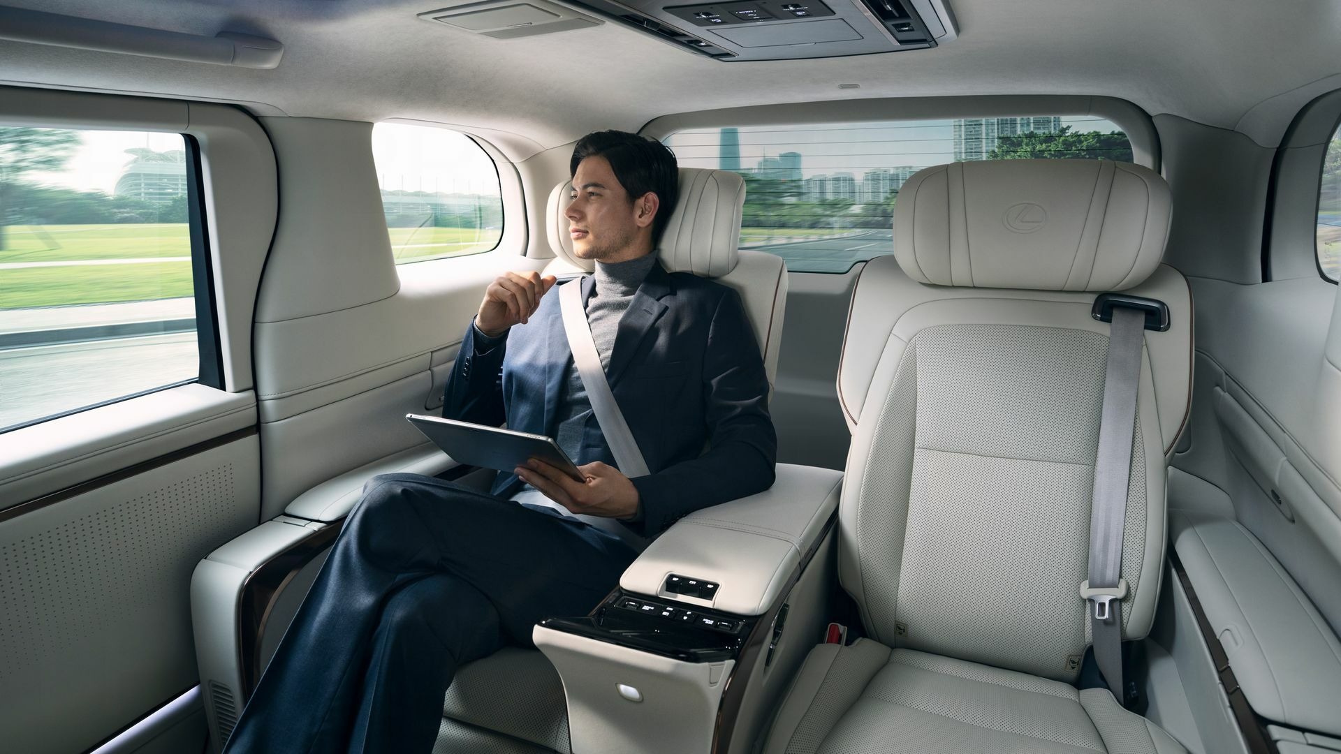 2024 Lexus LM - 154