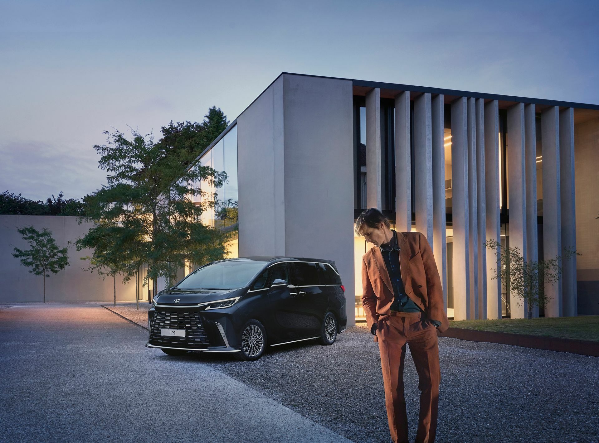 2024 Lexus LM - 180