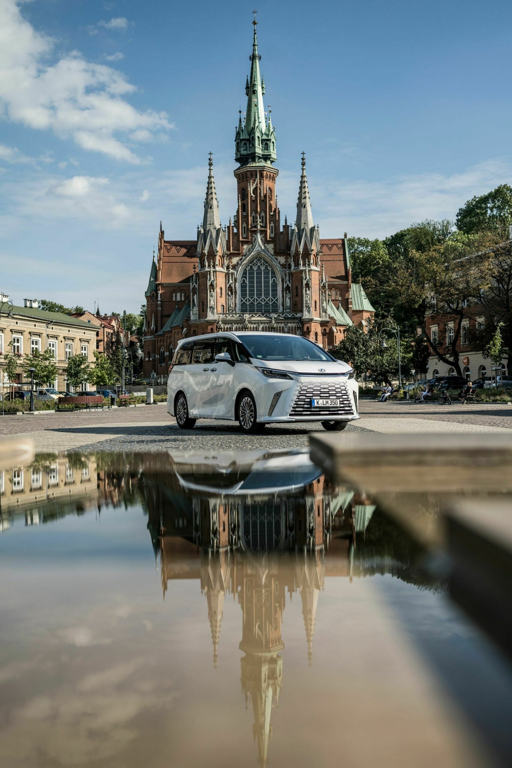 2024 Lexus LM - 7