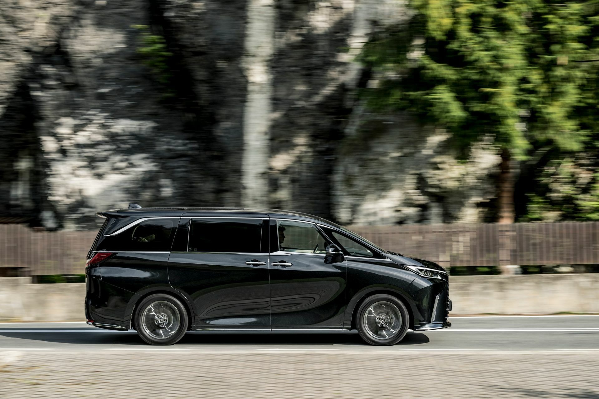 2024 Lexus LM - 79