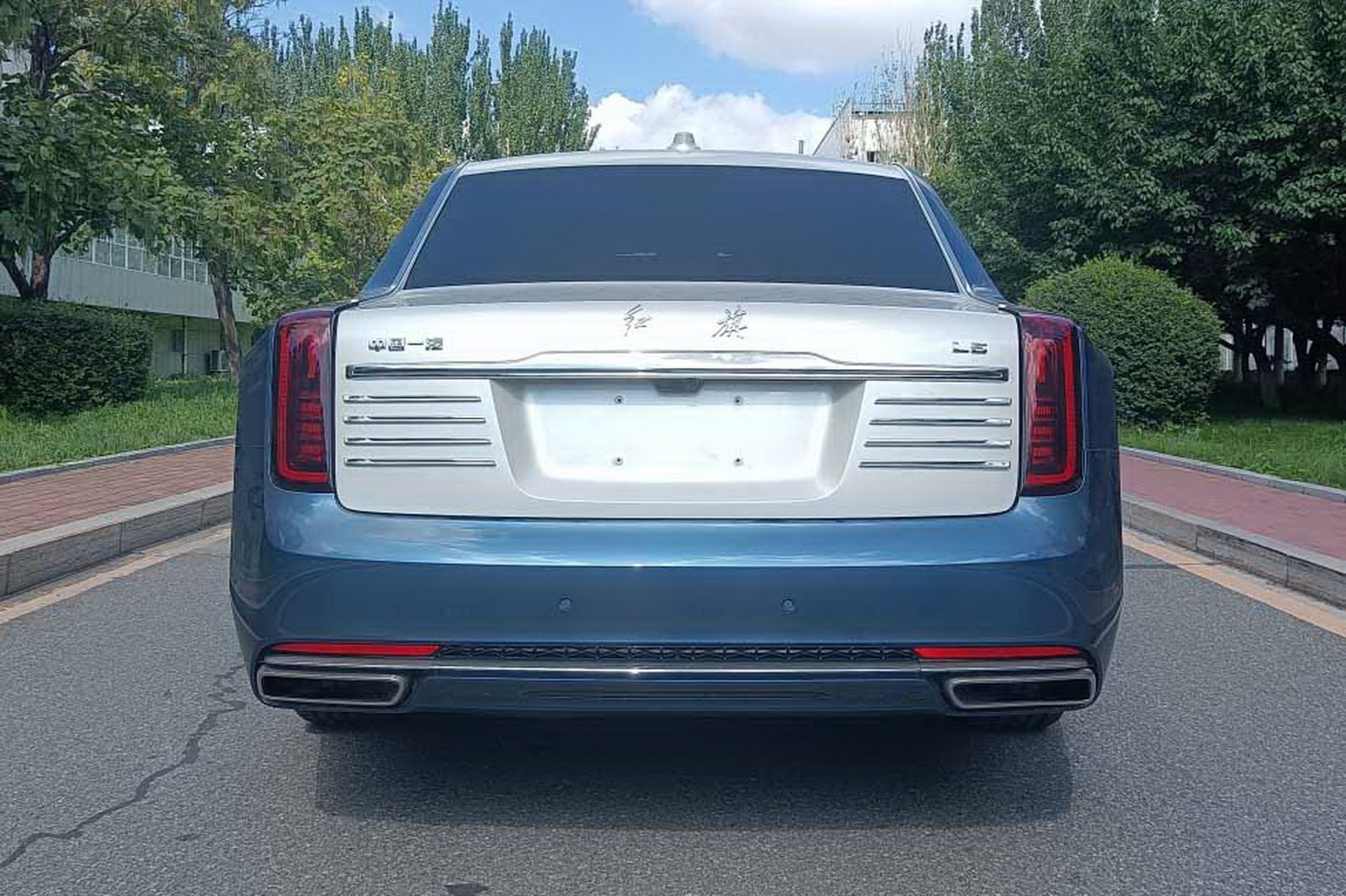 Hongqi L5 00002
