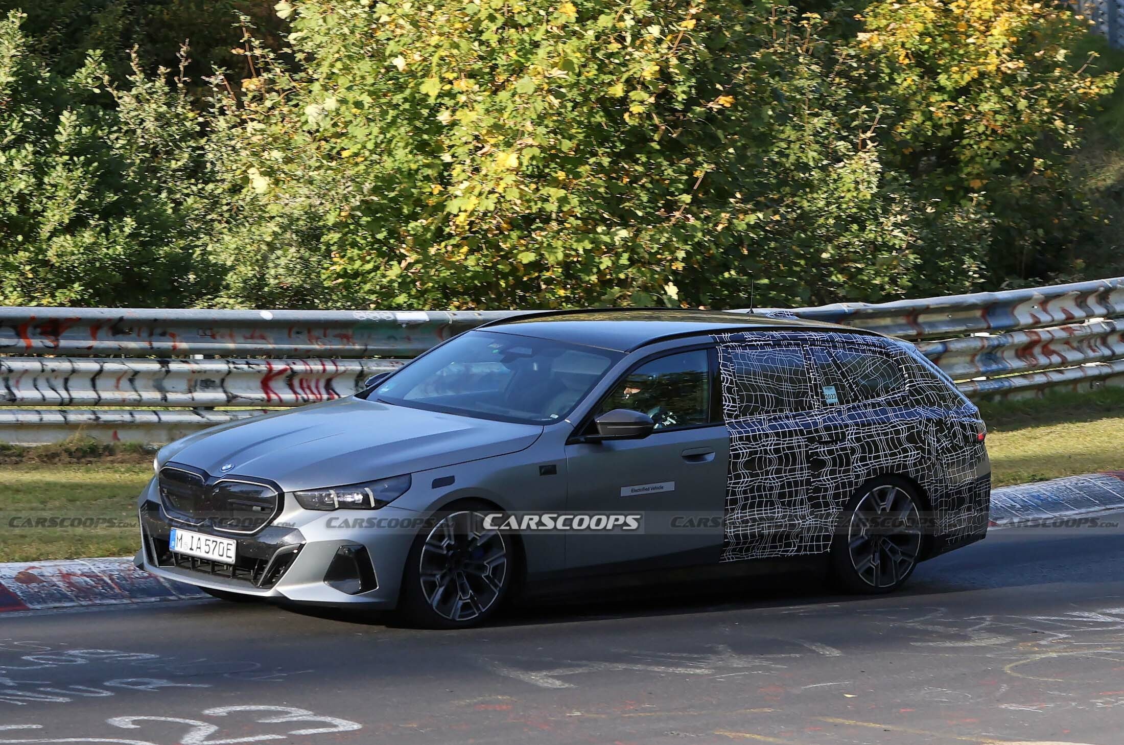 2024 BMW i5 Touring spy shots 00008