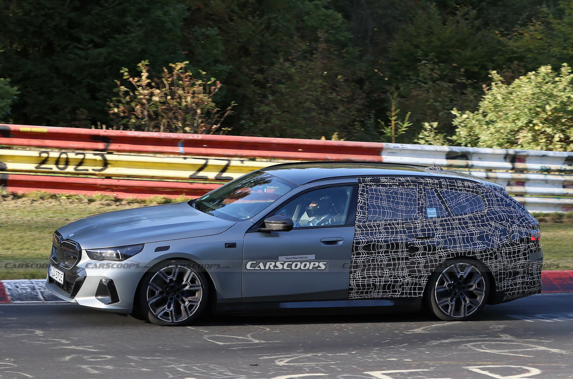 2024 BMW i5 Touring spy shots 00009